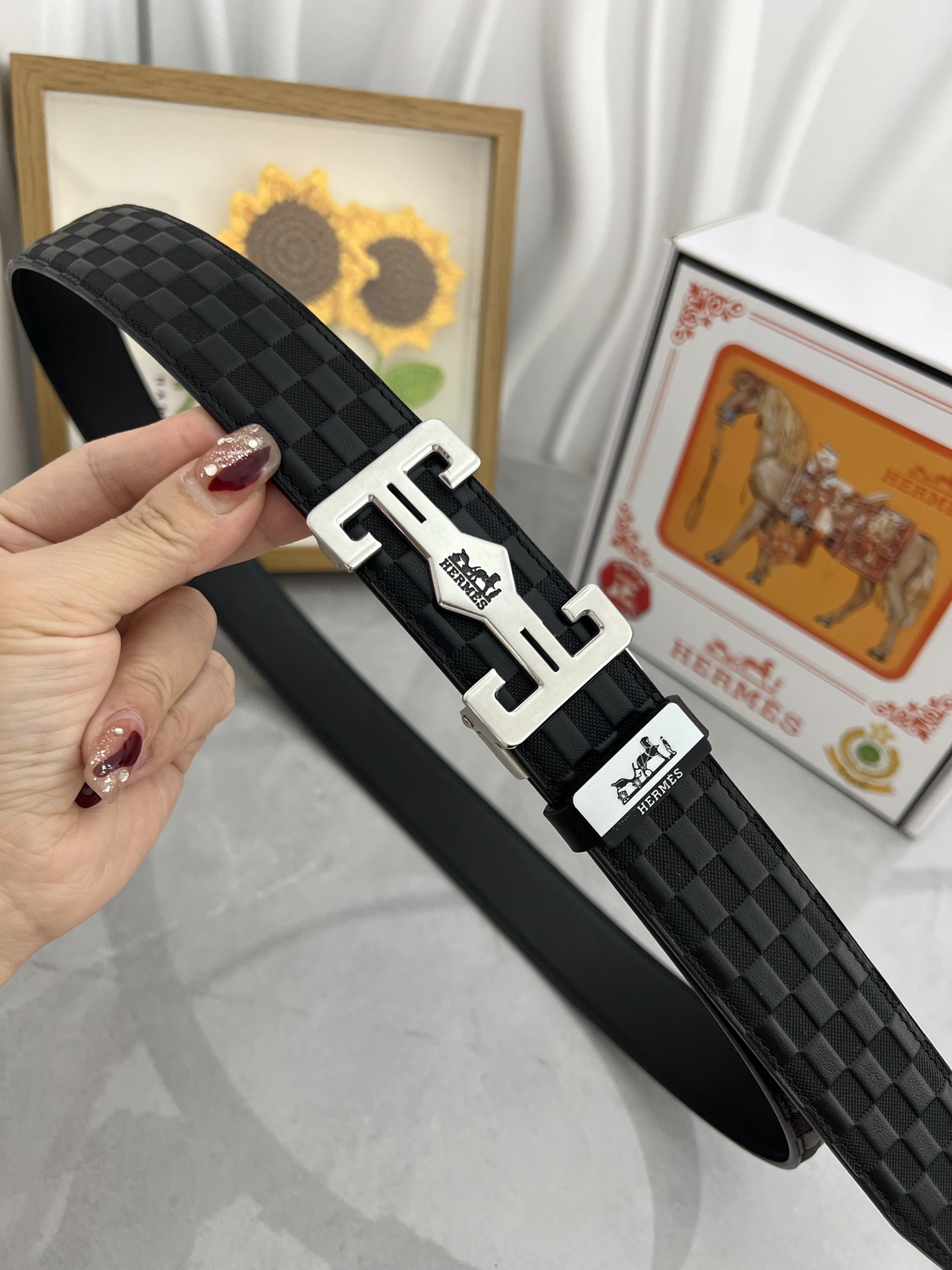 Men's checkerboard cowhide belt