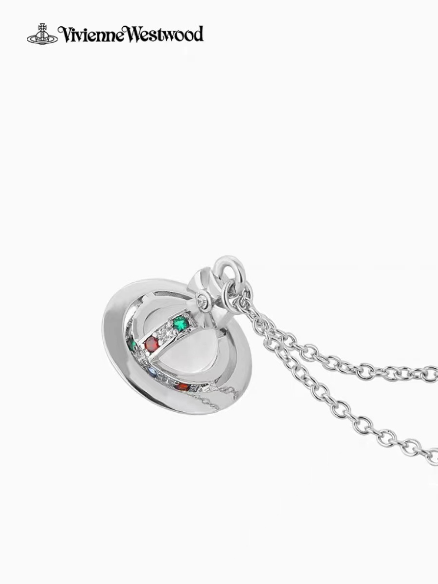 Spherical fashion necklace