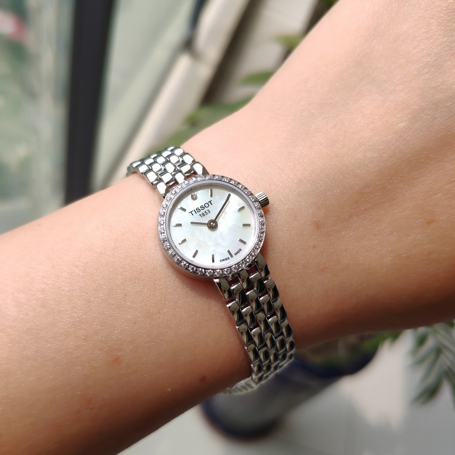 Simple Ladies Quartz Watch