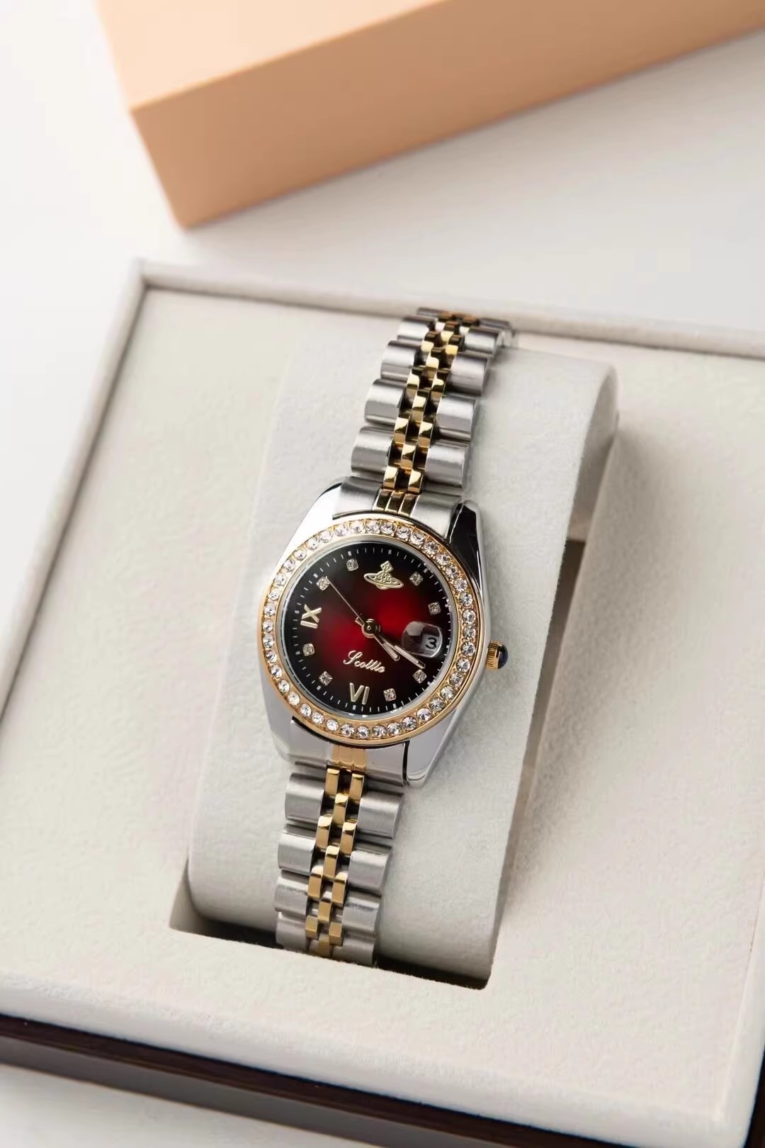 VIvienne Ladies light luxury watch