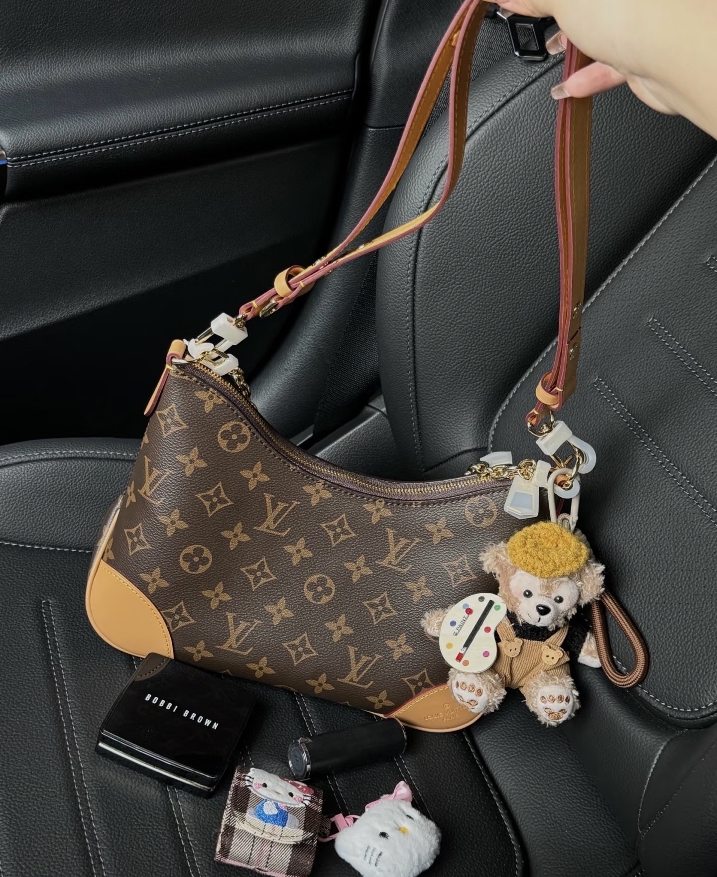 Primary color croissant