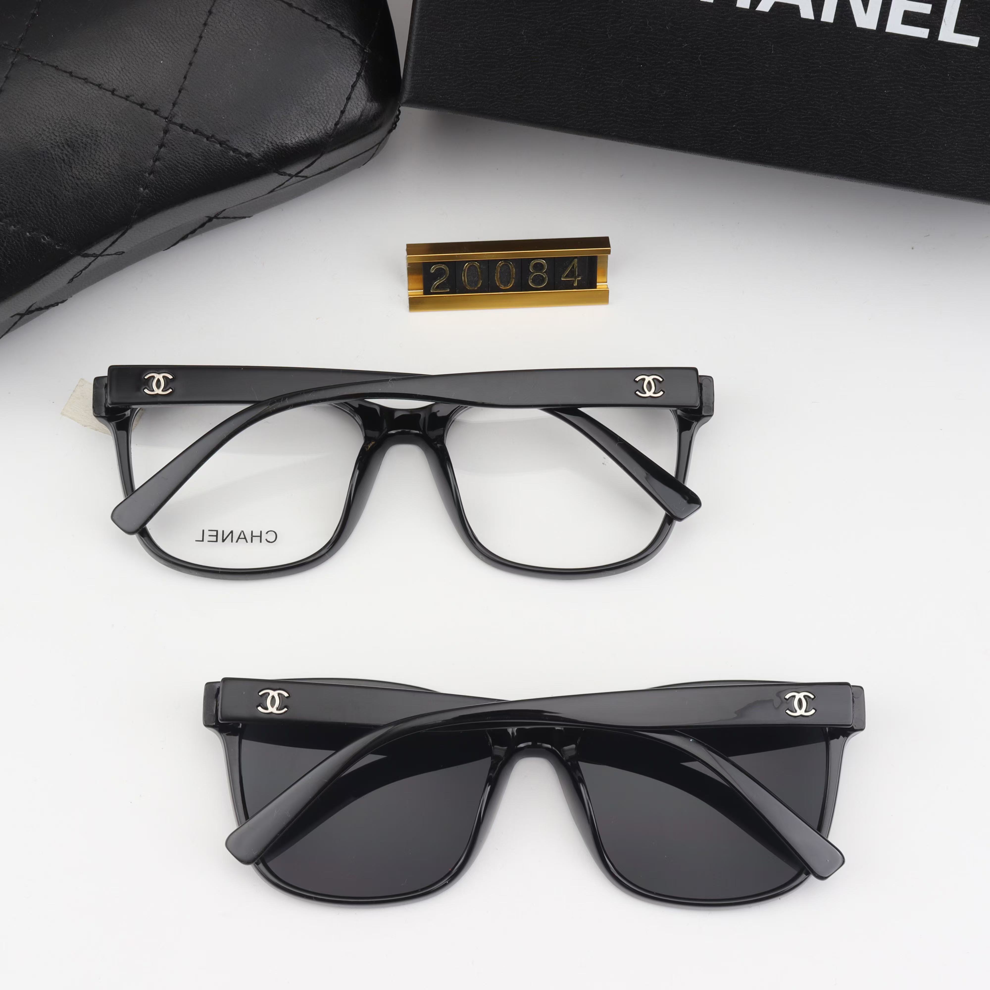 Flat light plain glasses