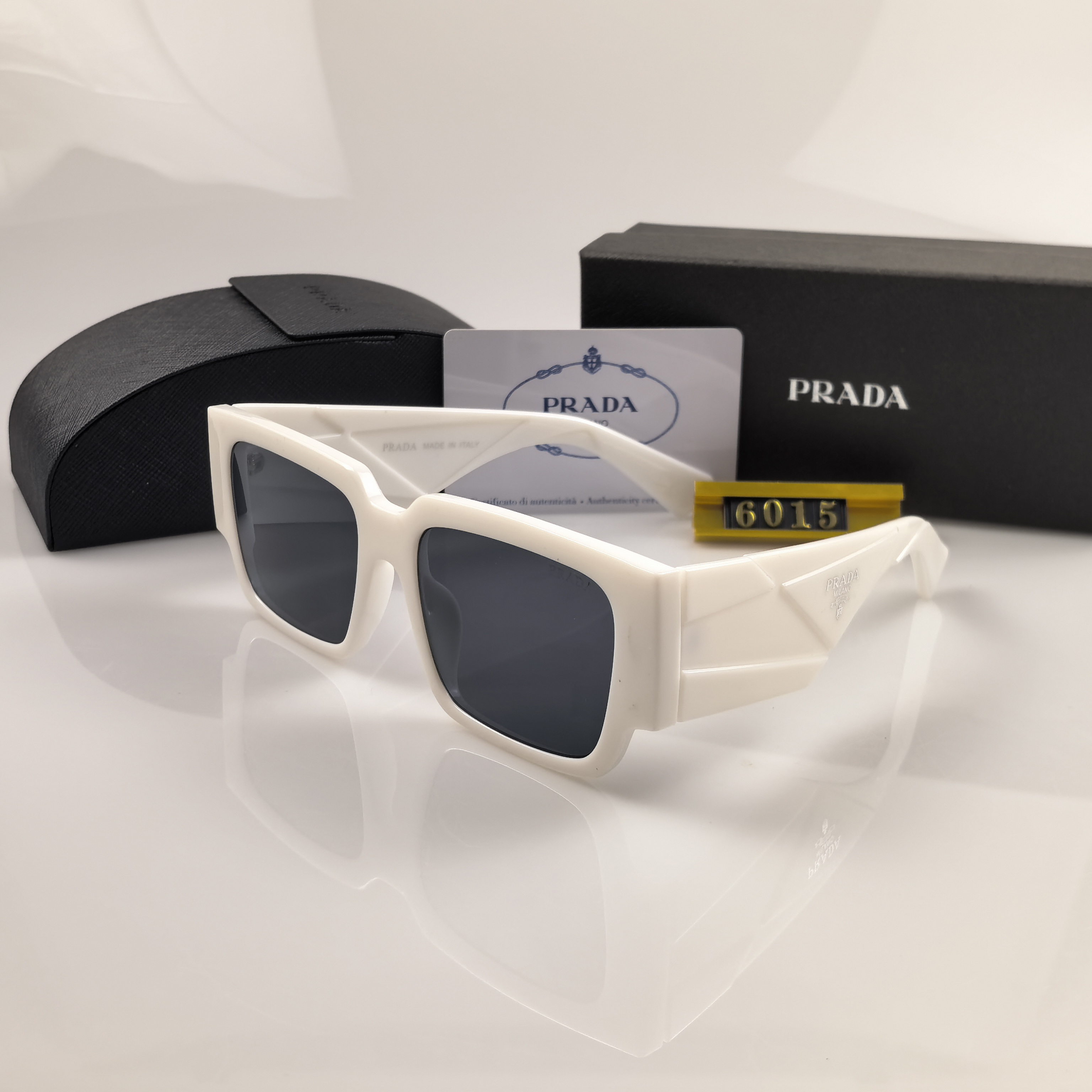 Fashionable stable casual sunglasses