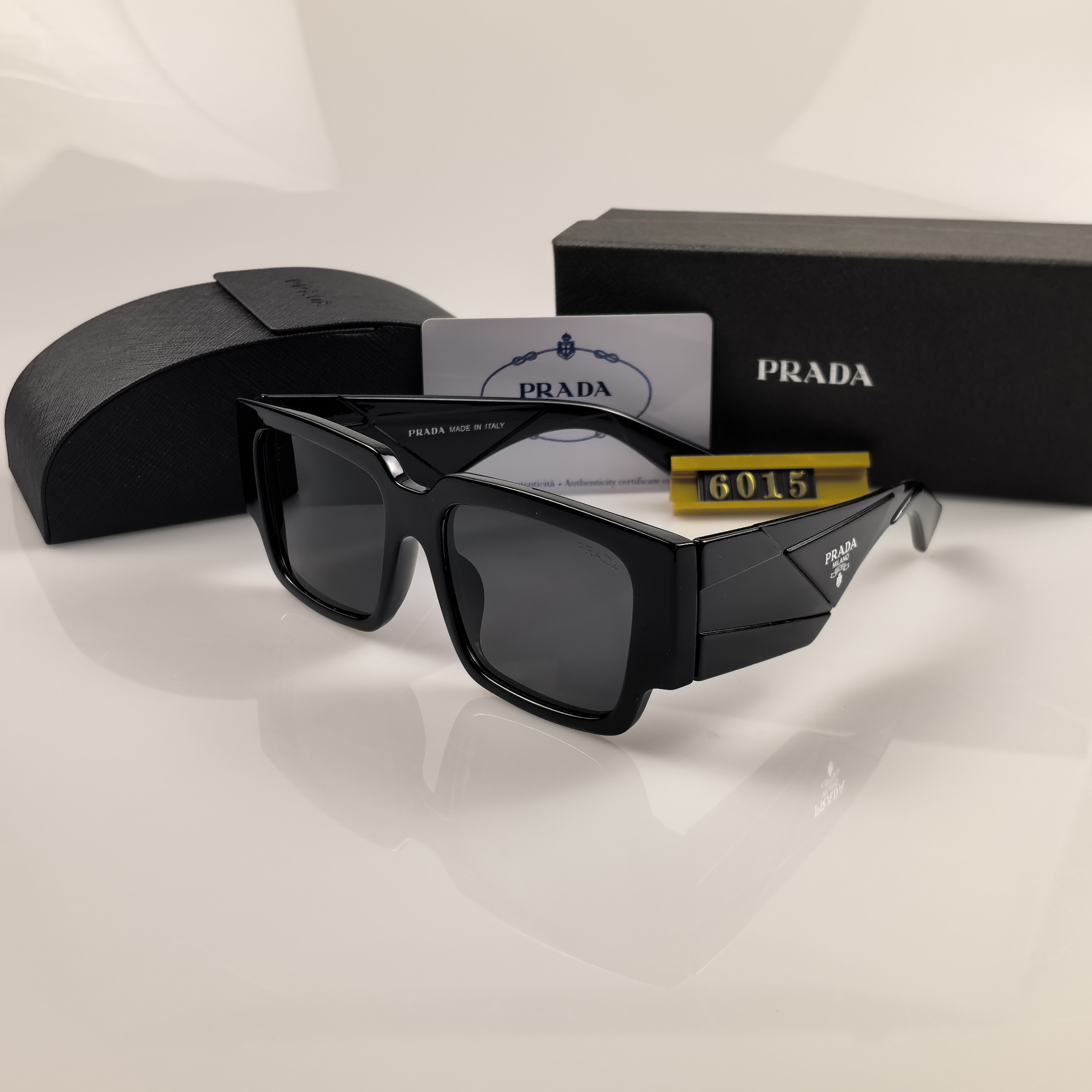 Fashionable stable casual sunglasses