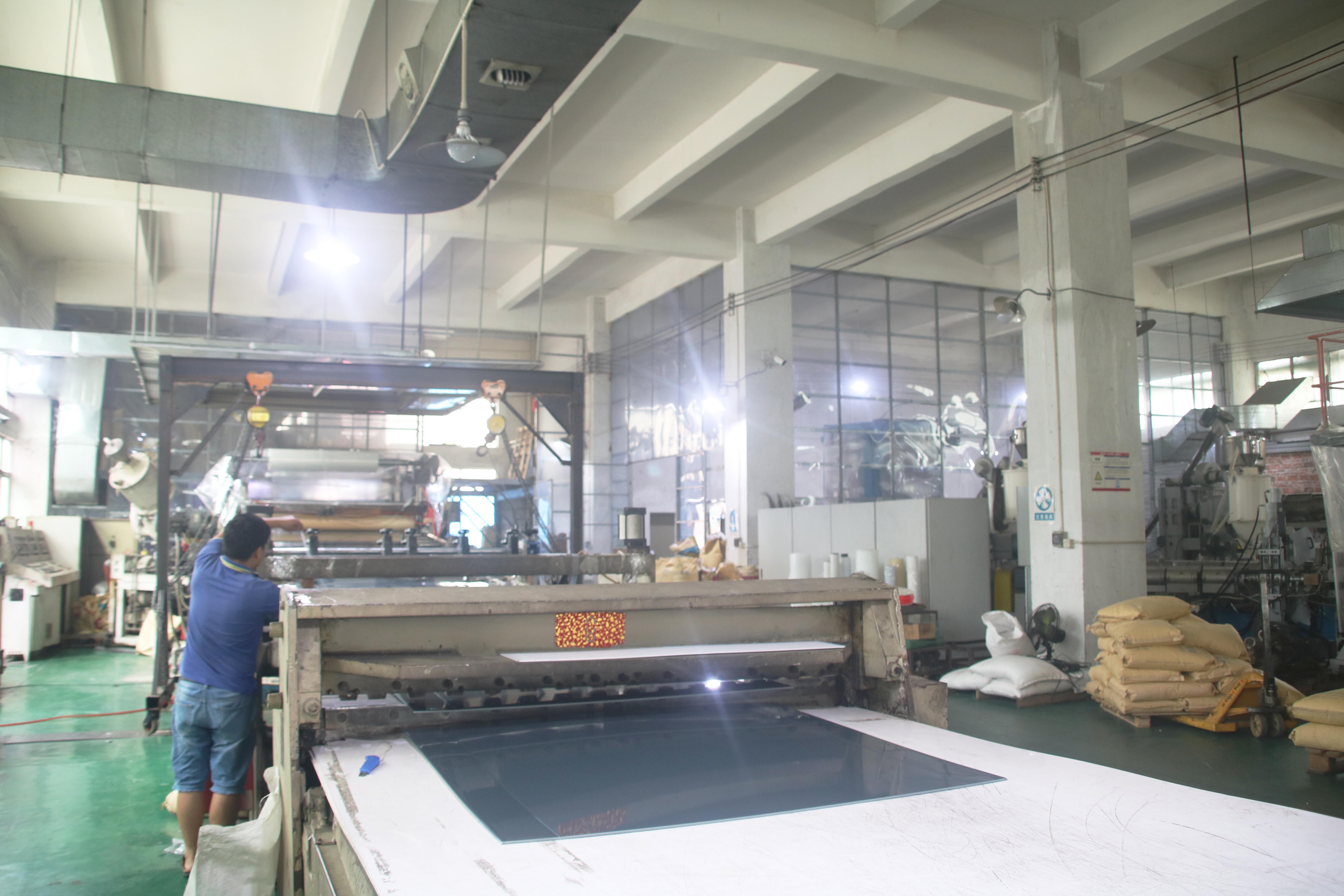 The Complete Guide to Long Size Thick Sheet Vacuum Forming: Processes, Benefits, and Applications