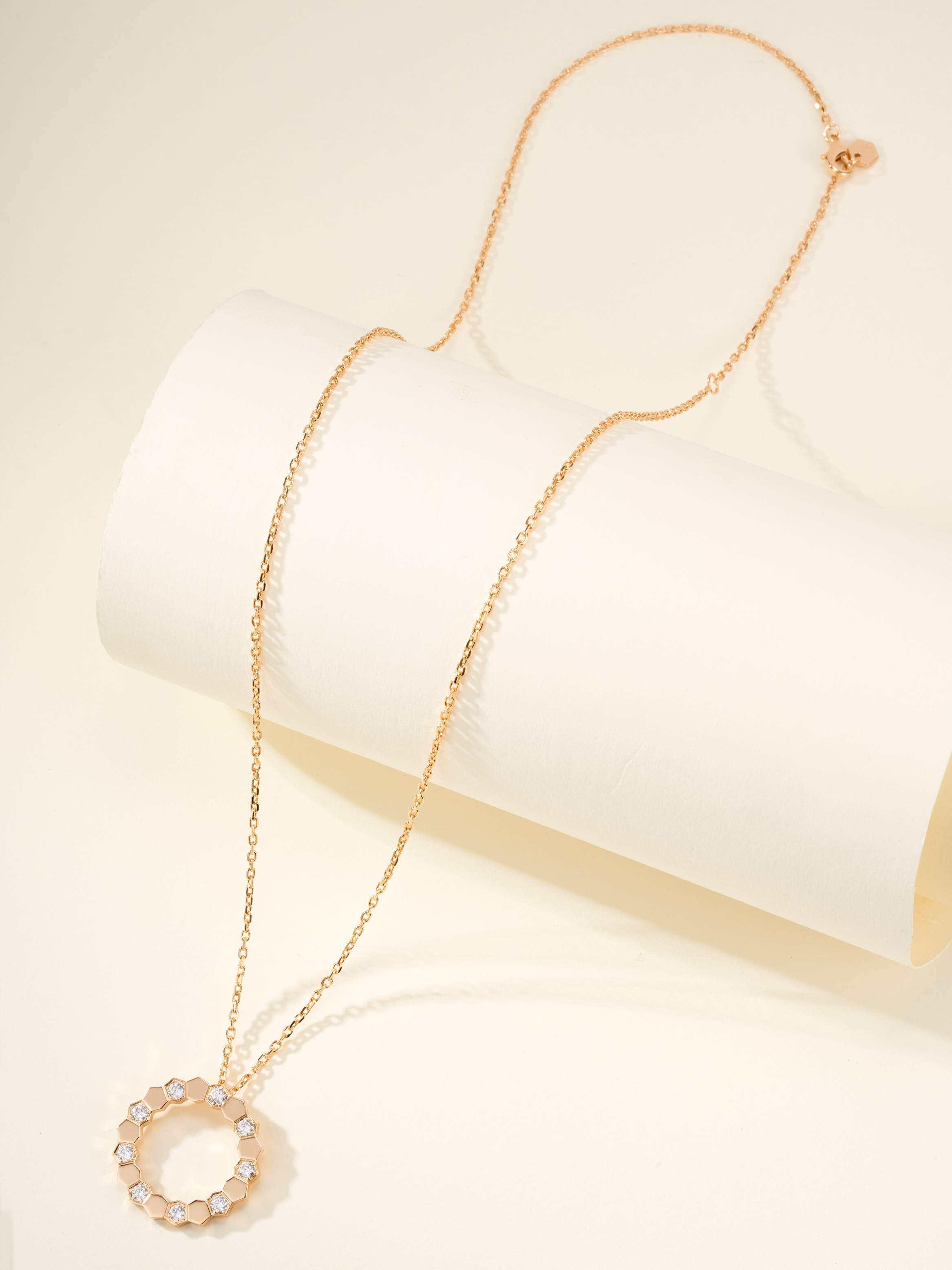 Hive Large Round Necklace