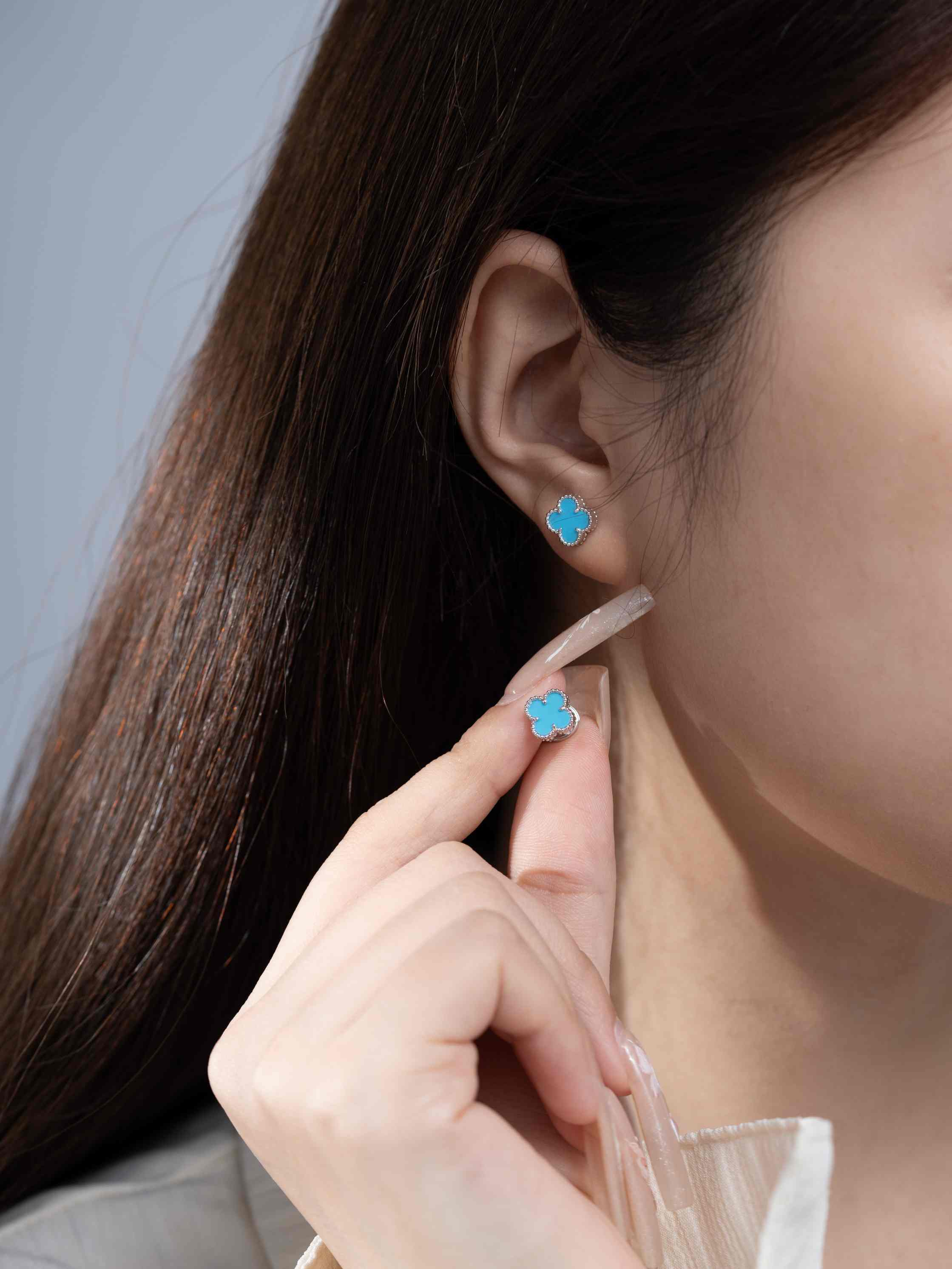 Mini Four Leaf Clover Turquoise Earnail