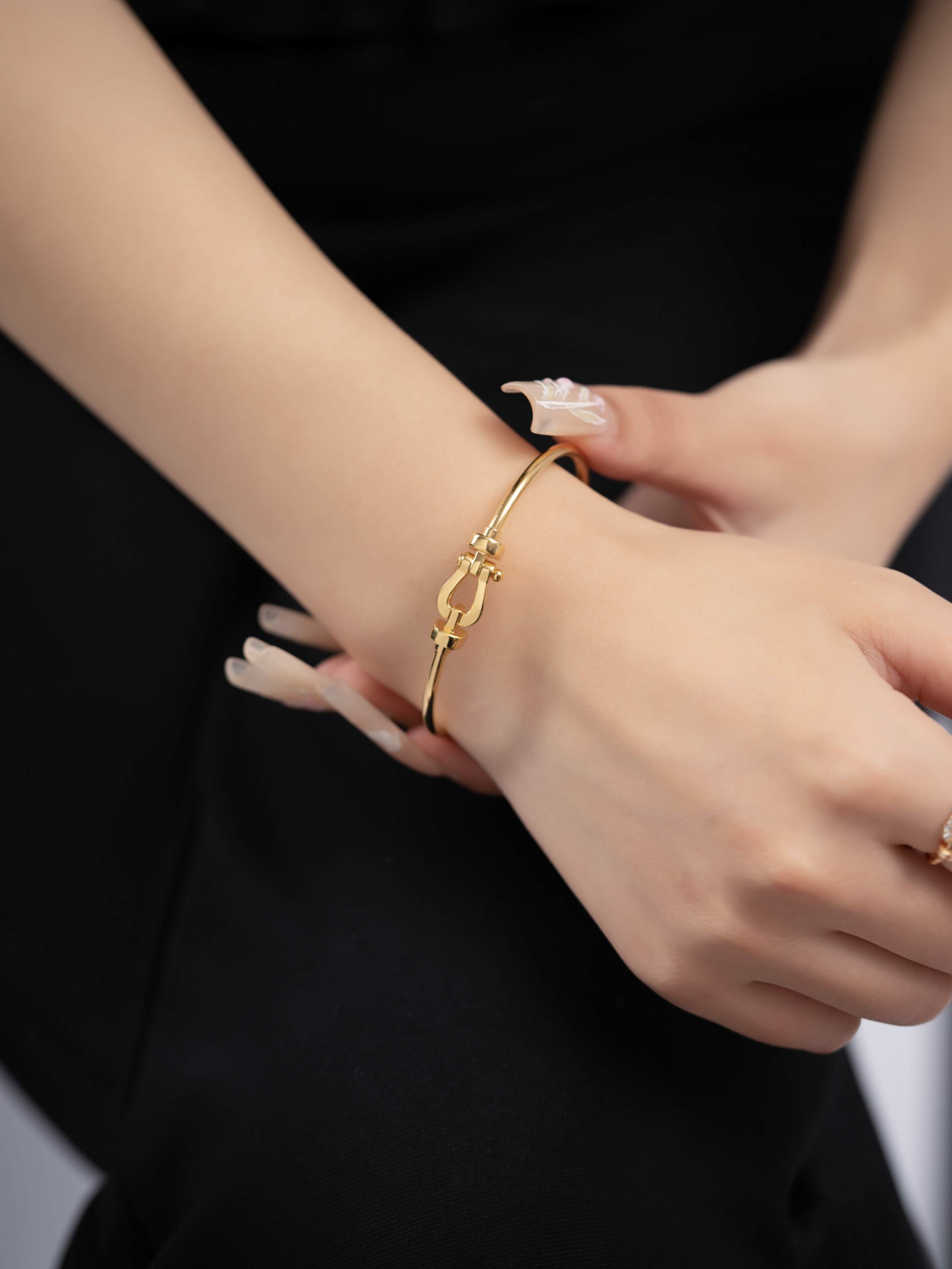 10 degree full diamond/half diamond, diamond free horseshoe bracelet (small size)