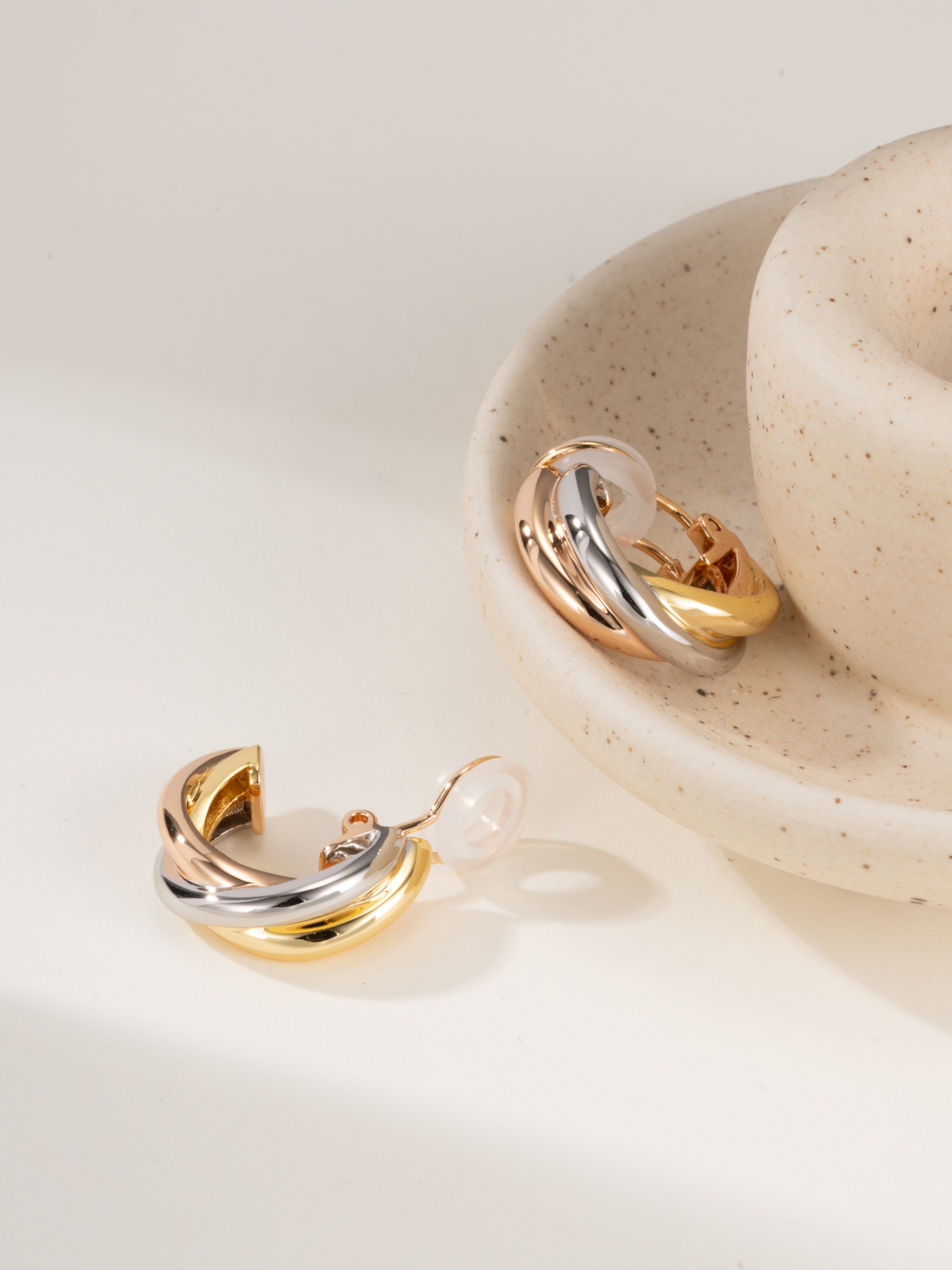 Trinity tricolor ring earrings without diamonds(Ear clip style )
