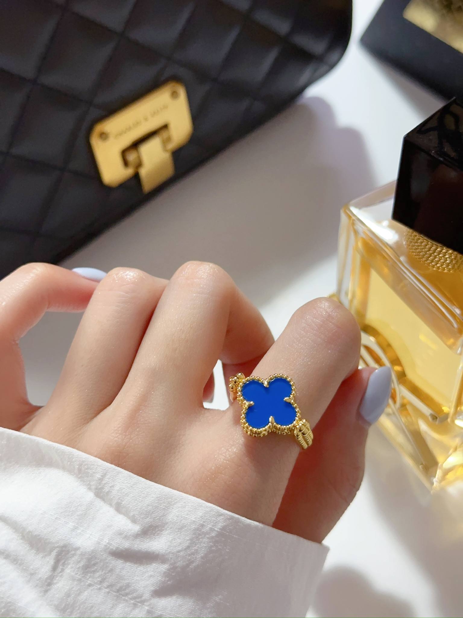 Four leaf clover blue ceramic, grass red chalcedony/carved rotatable diamond ring