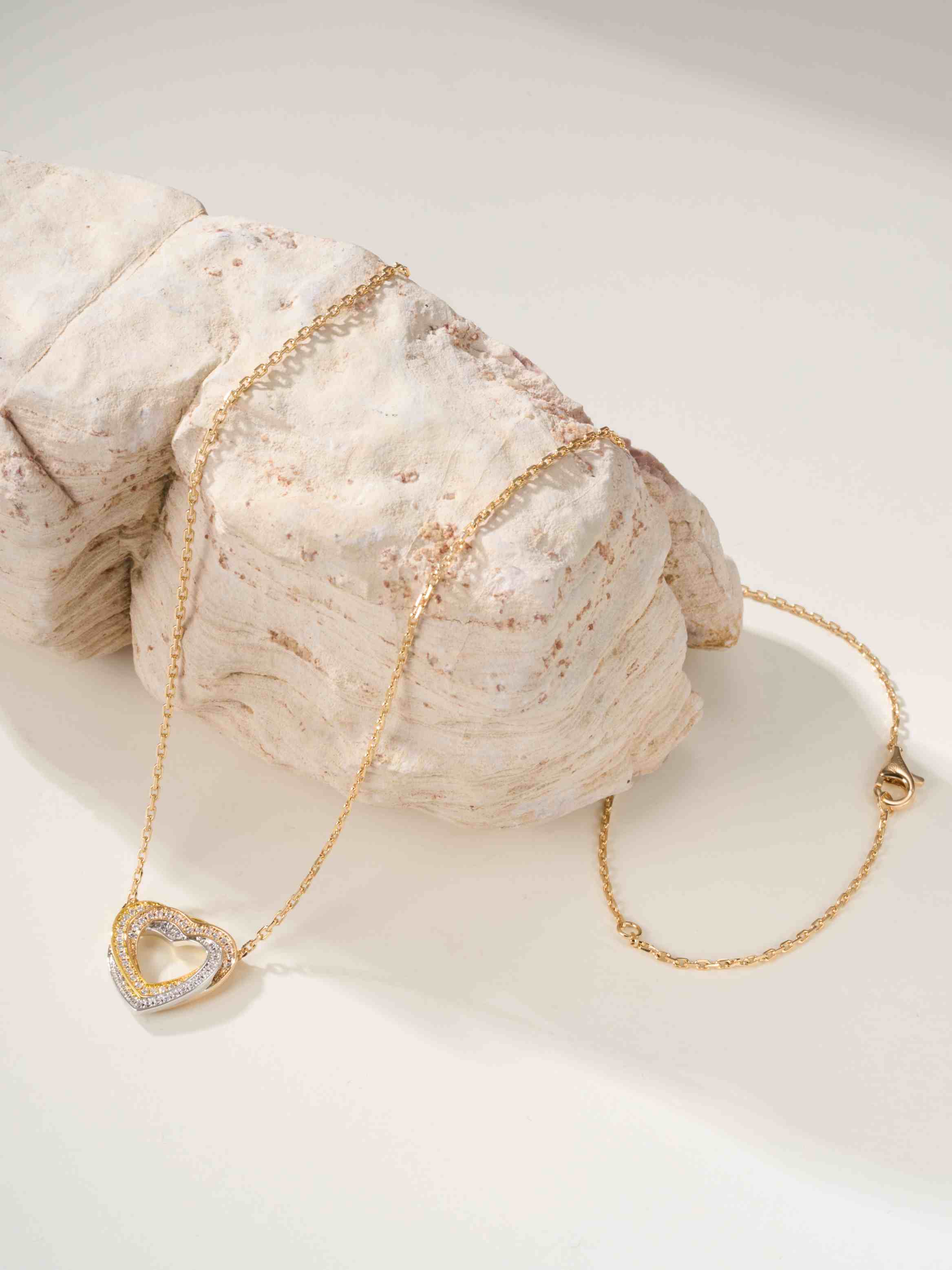 Trinity heart-shaped tricolor full diamond small necklace