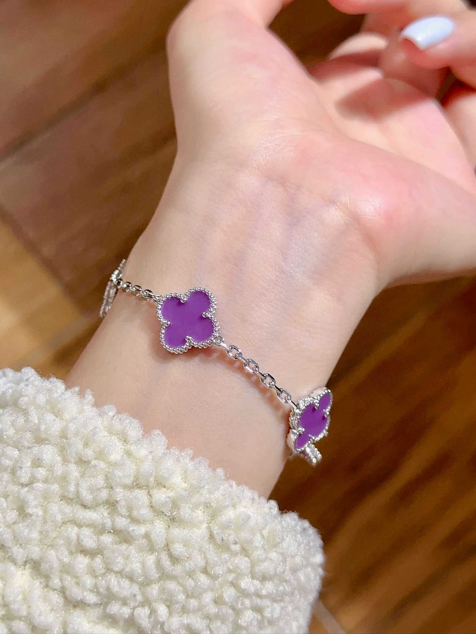 Violet stone platinum five flower bracelet