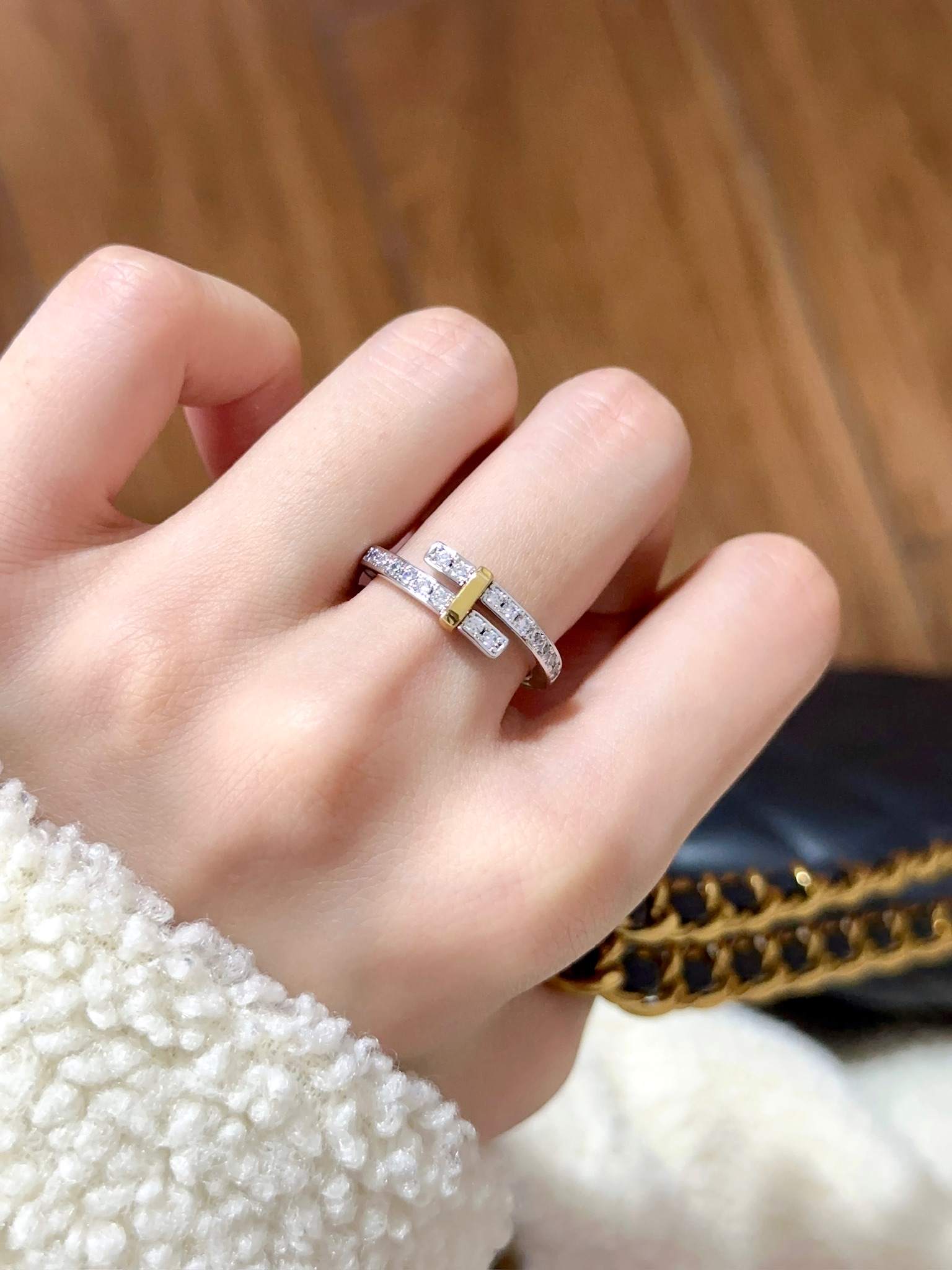 T Edge Diamond Lined T Ring