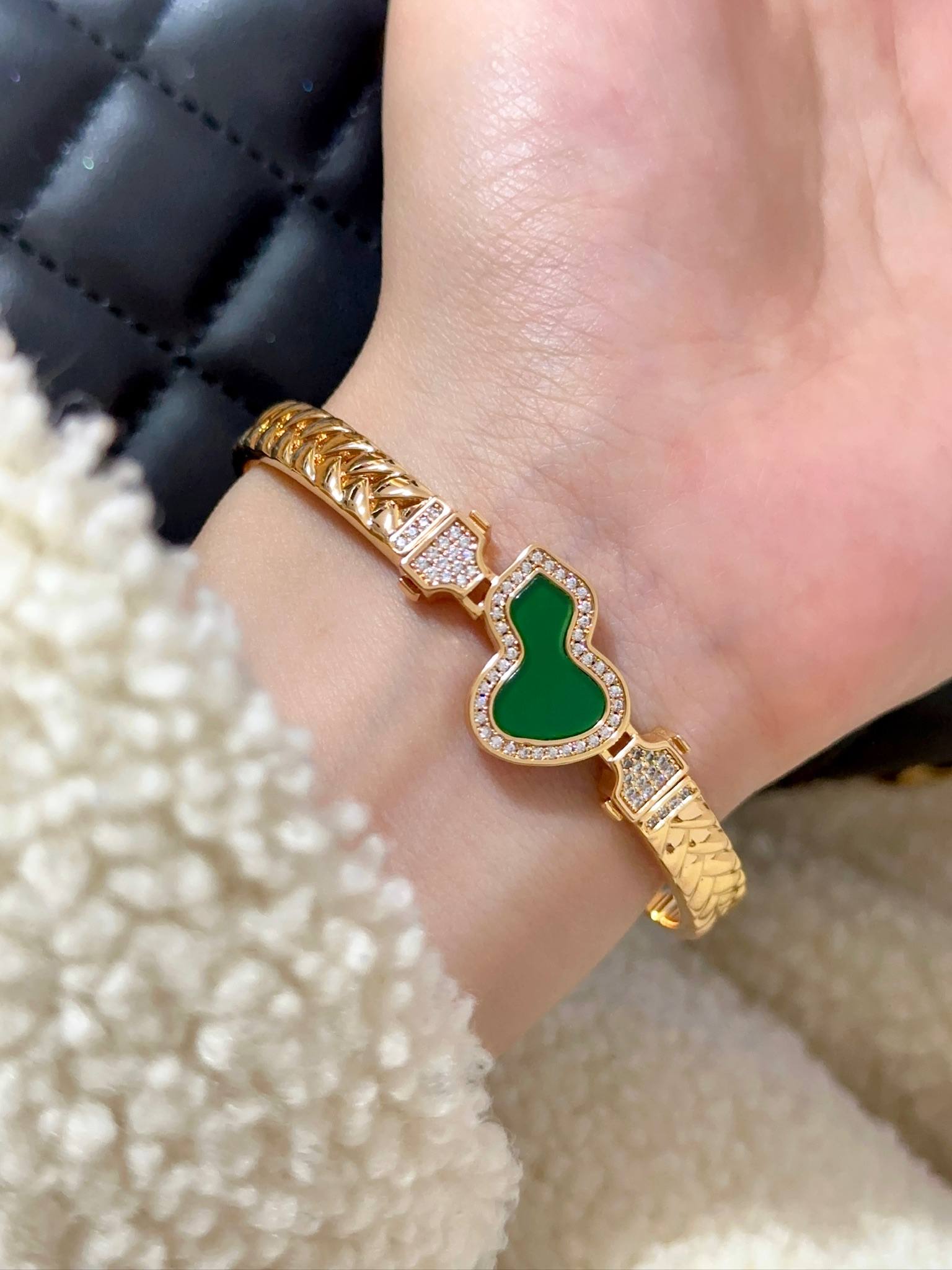 QE WIB Chain Buckle Diamond free Bracelet Body Bracelet