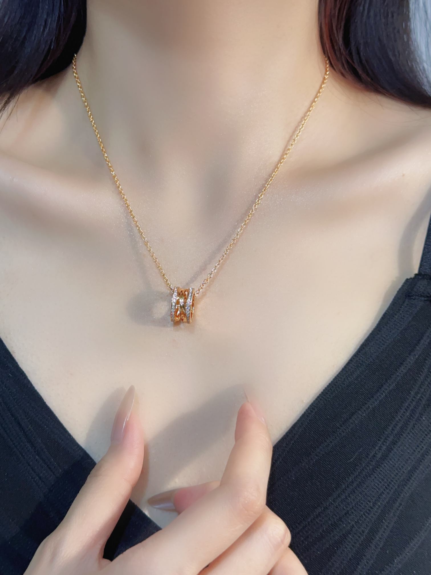 BV hollow edged diamond studded B.ZERO1 necklace