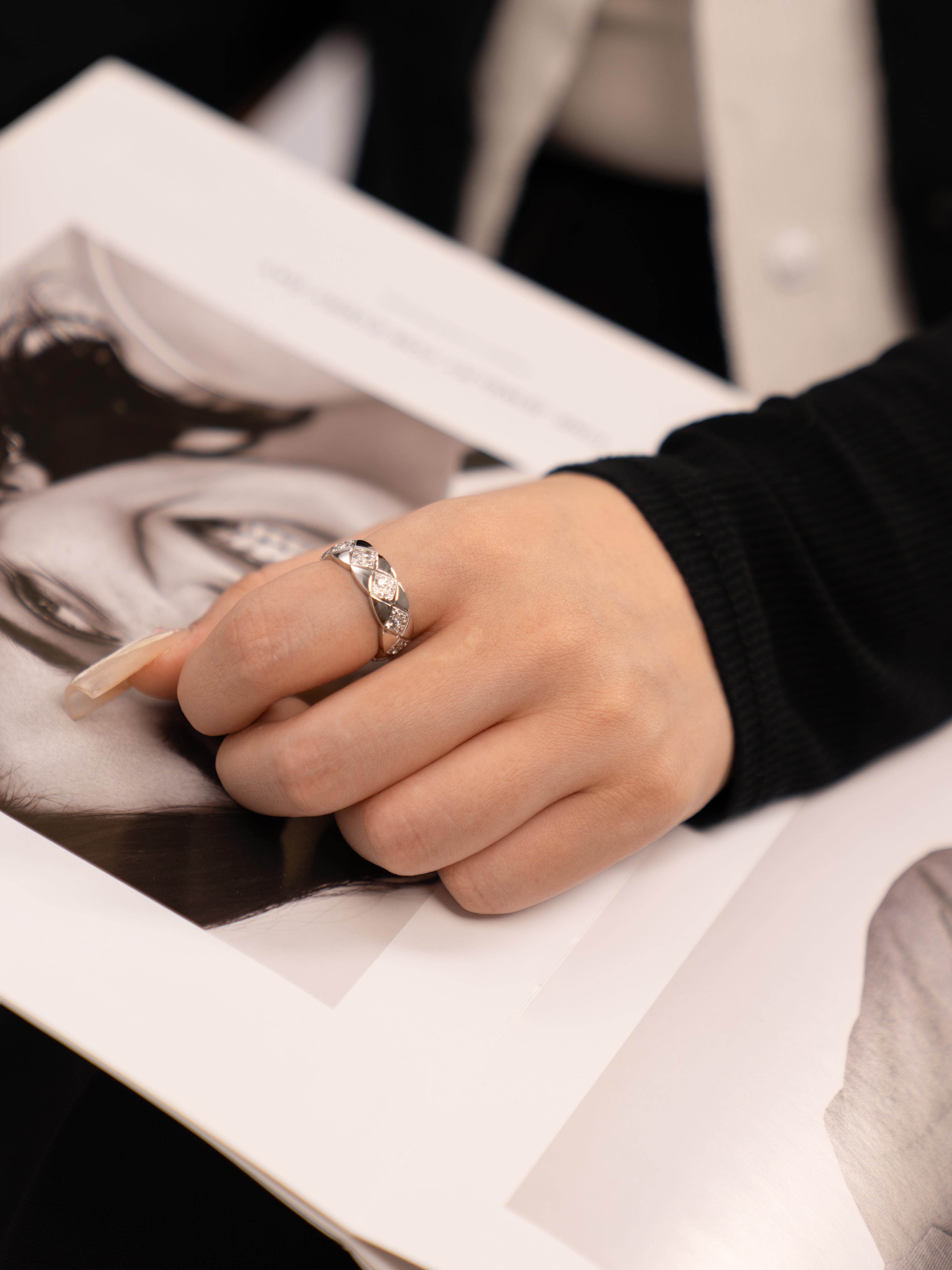 COCO diamond patterned ring with diamond inlay in the middle (CNC handmade diamond inlay)