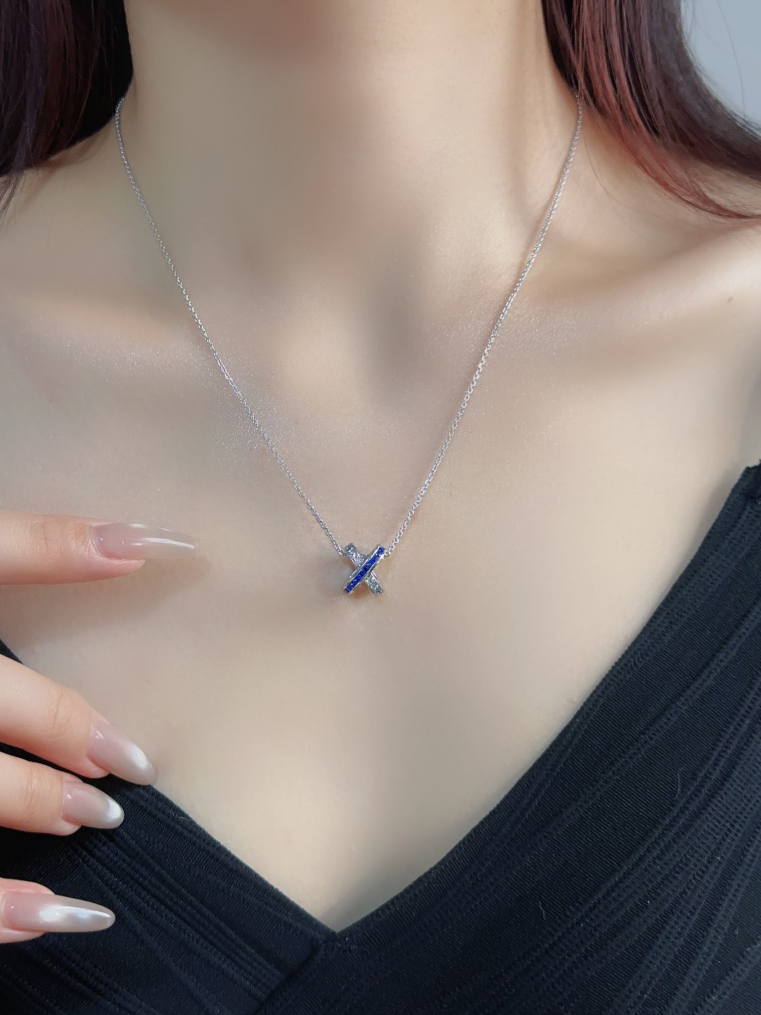 Chaumet Cross Blue Treasure Necklace (Color White)