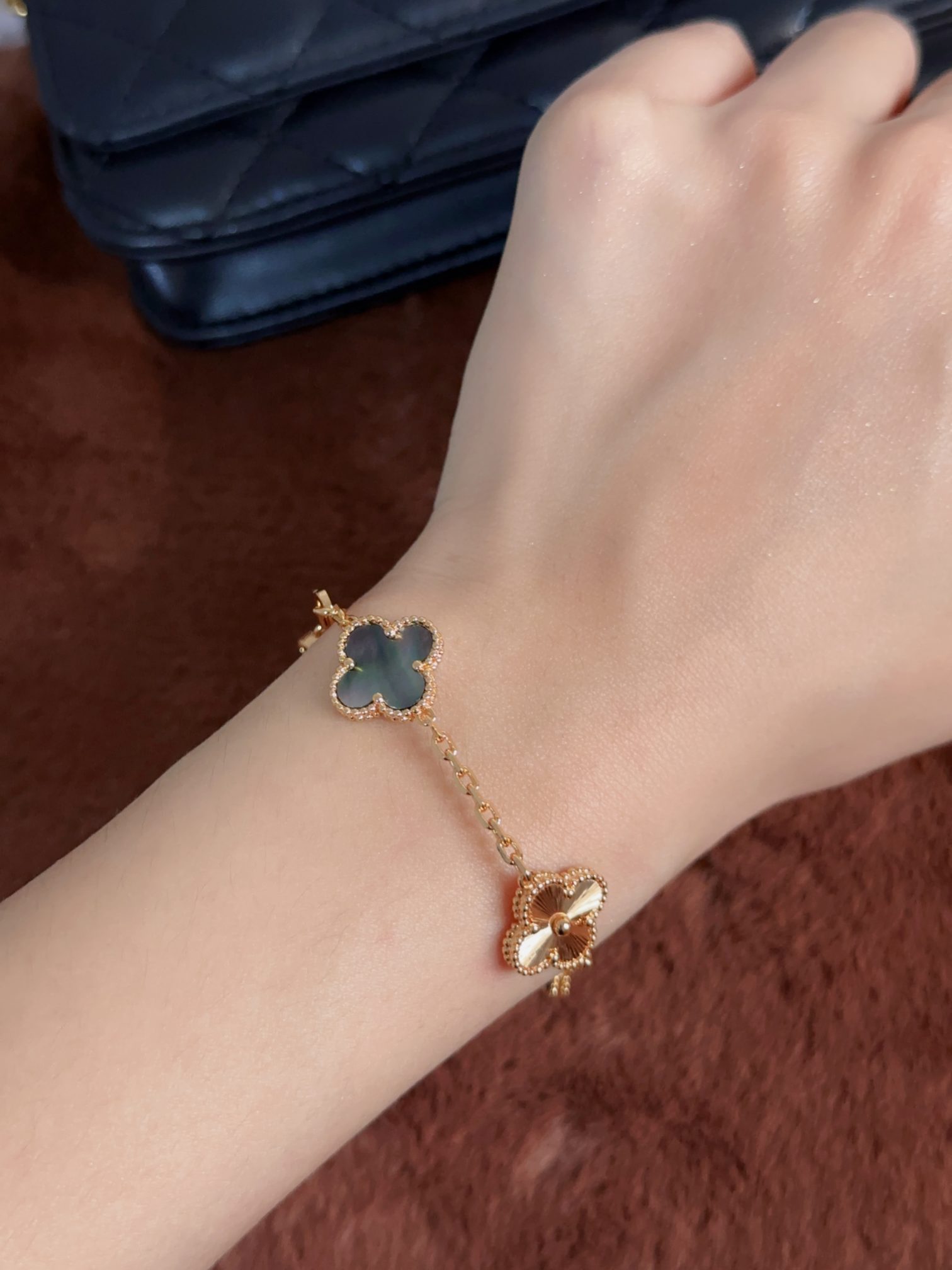 Ji Diao Diao Hua Pian Rose Gold Grey Beimu Five Flower Bracelet