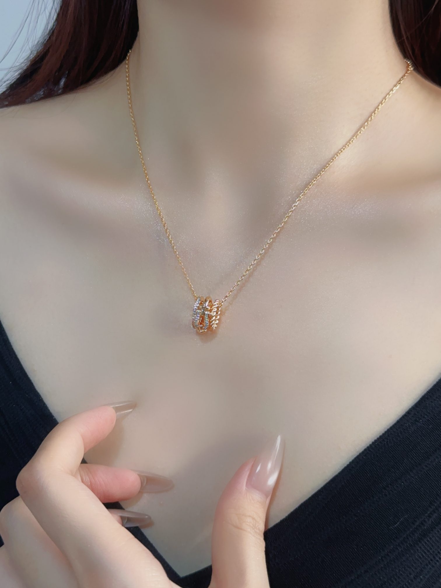 Force10 Rise Horseshoe Buckle Half Diamond Necklace