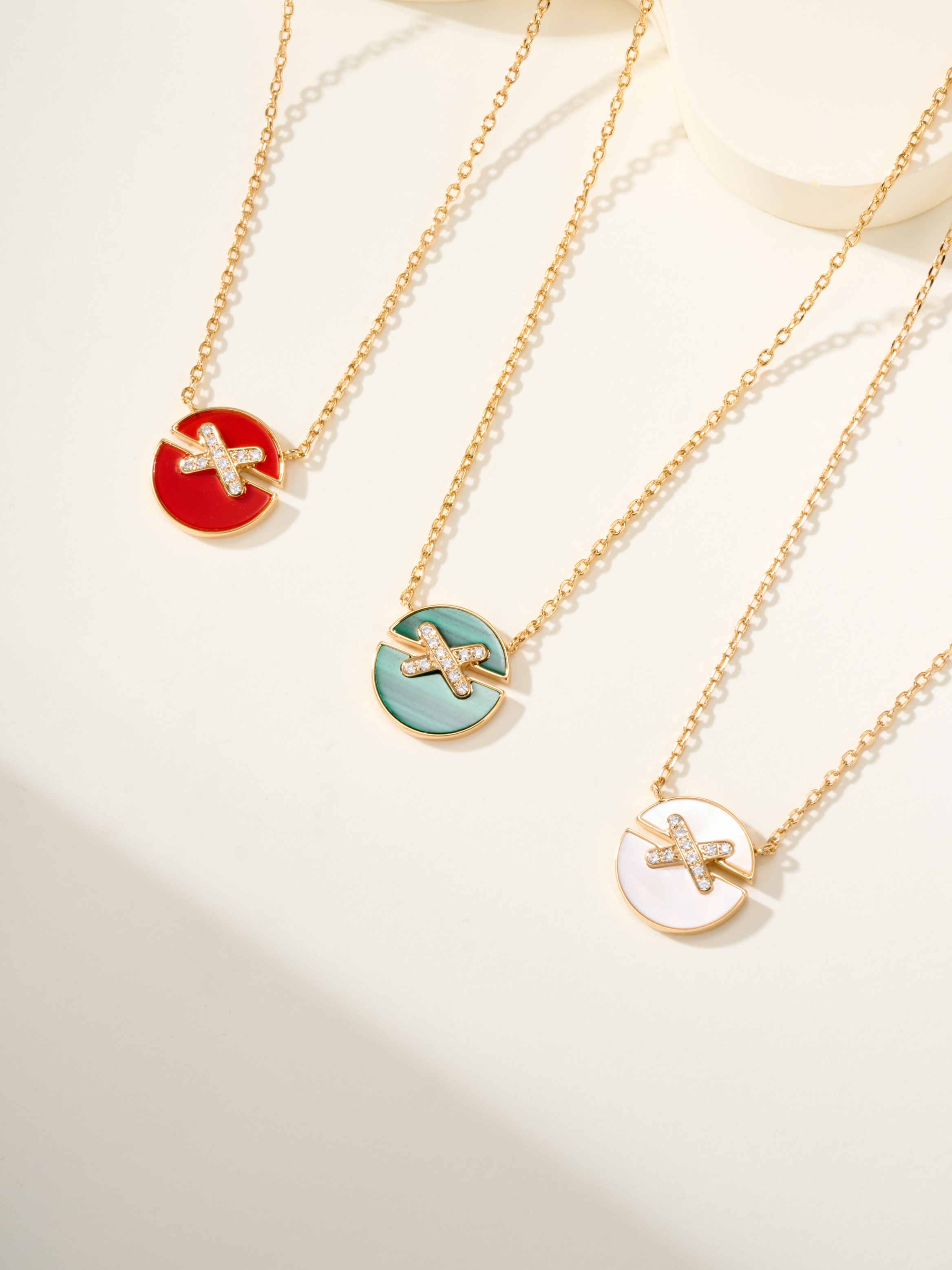 Liens Bond Bellmare Necklace