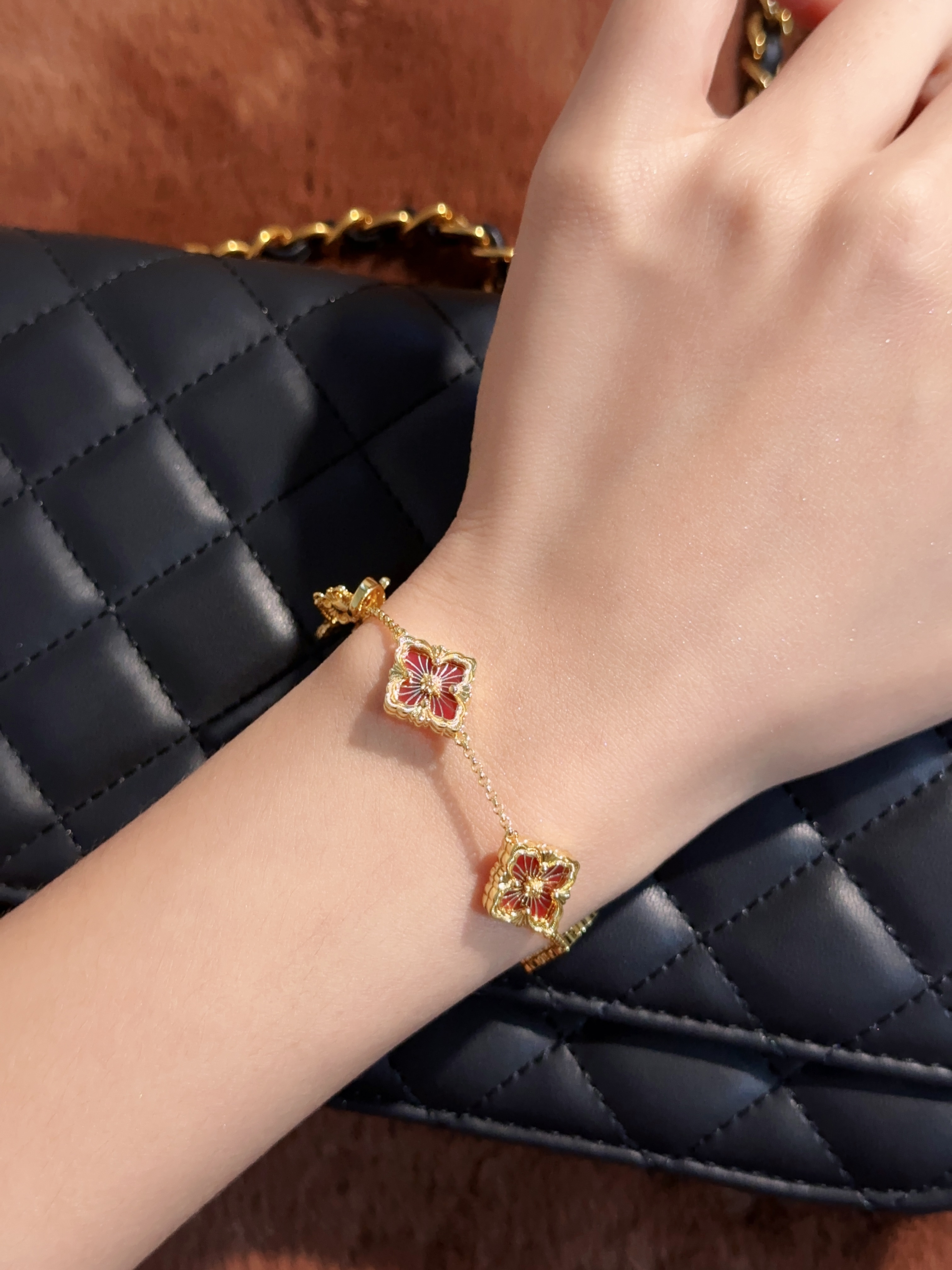 BU Opera Series Golden Five-Flowered Enamel Bracelet