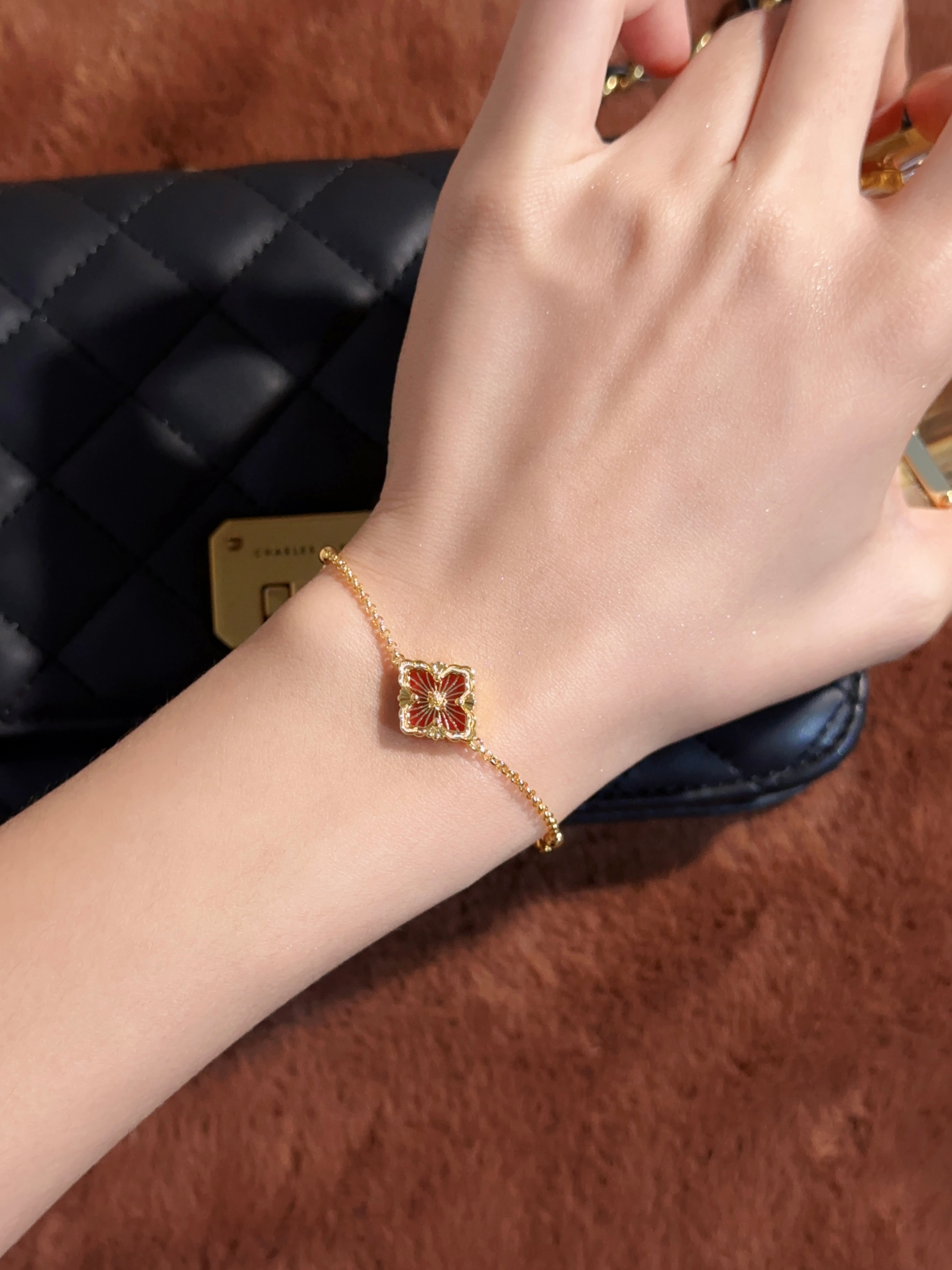 BU Opera Series Gold 3-Pattern Single Flower Enamel Red Bracelet (Small)