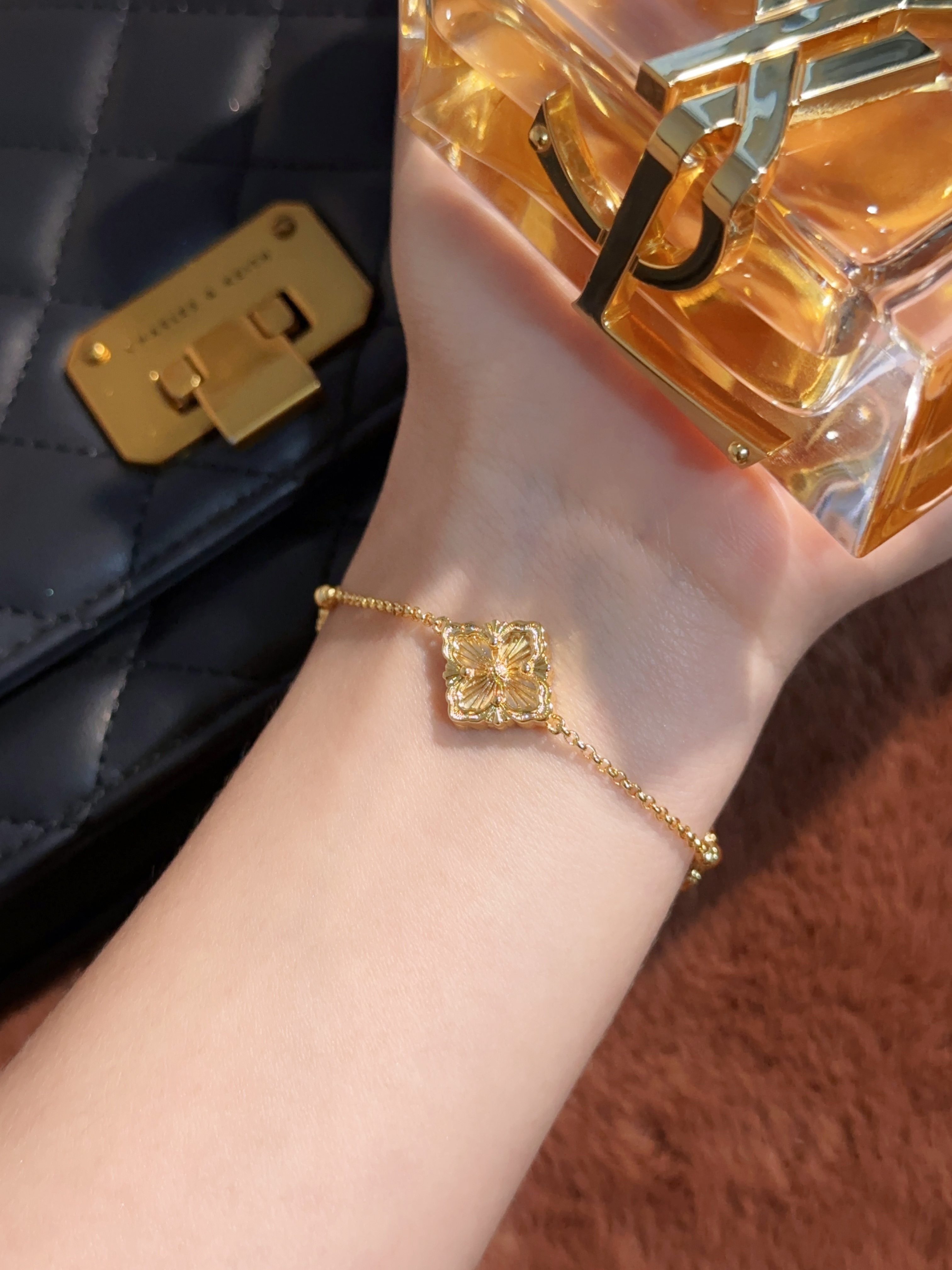 BU Opera Series Gold 3-Pattern Single Flower White Beimu Bracelet (Small)