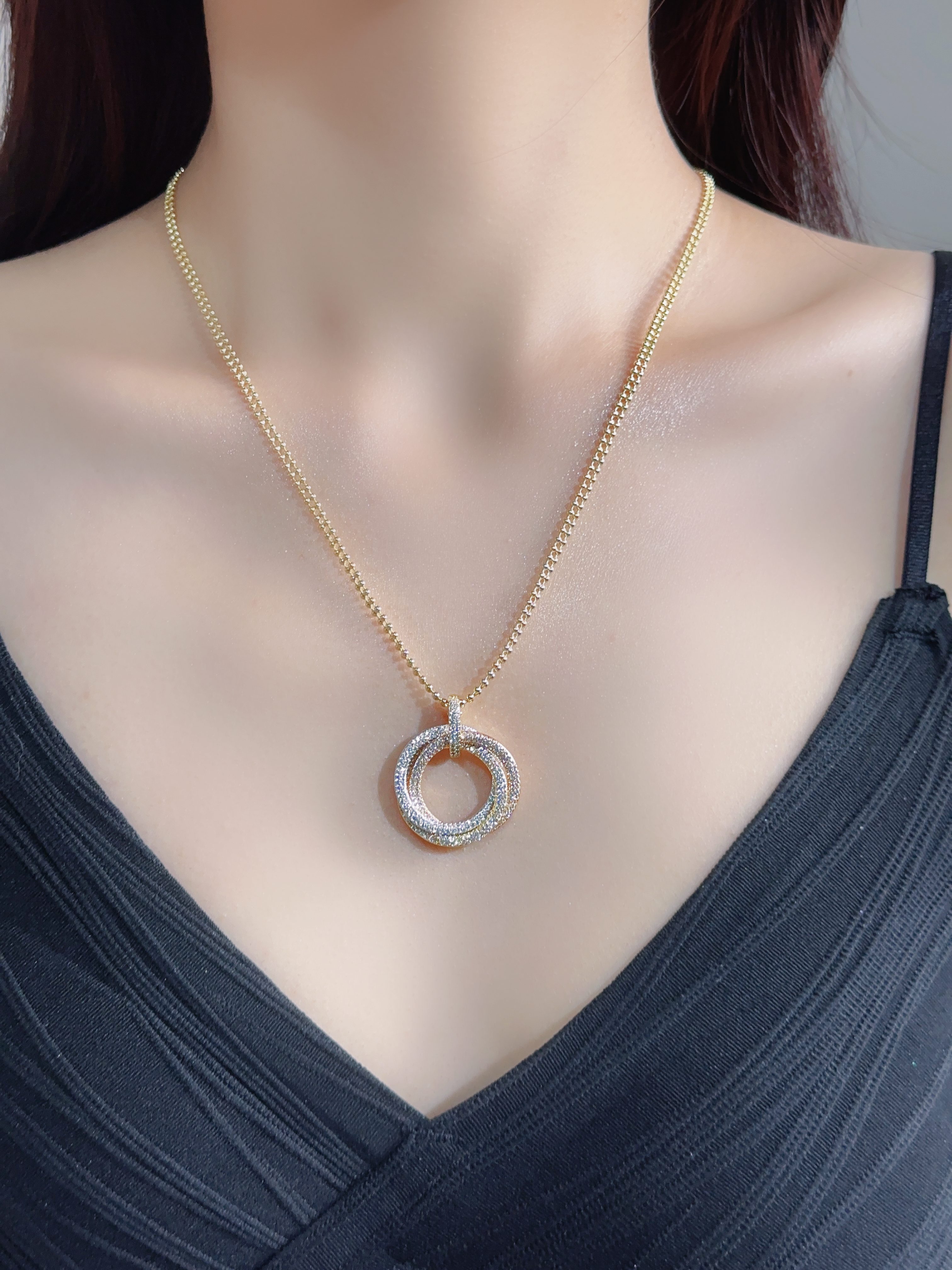 TRINITY Large Diamond Set Necklace