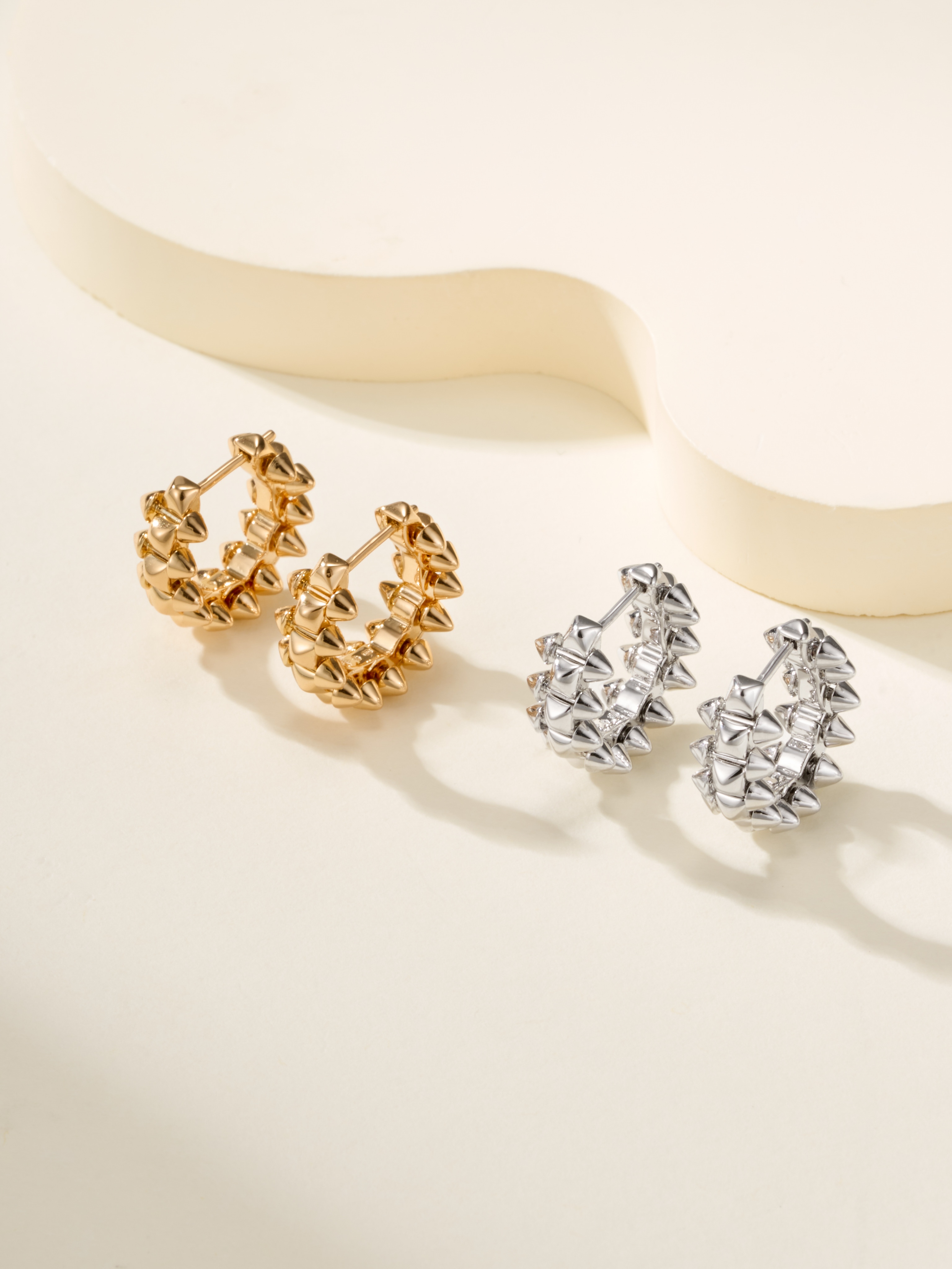 Clash de Mini Rivet Earrings