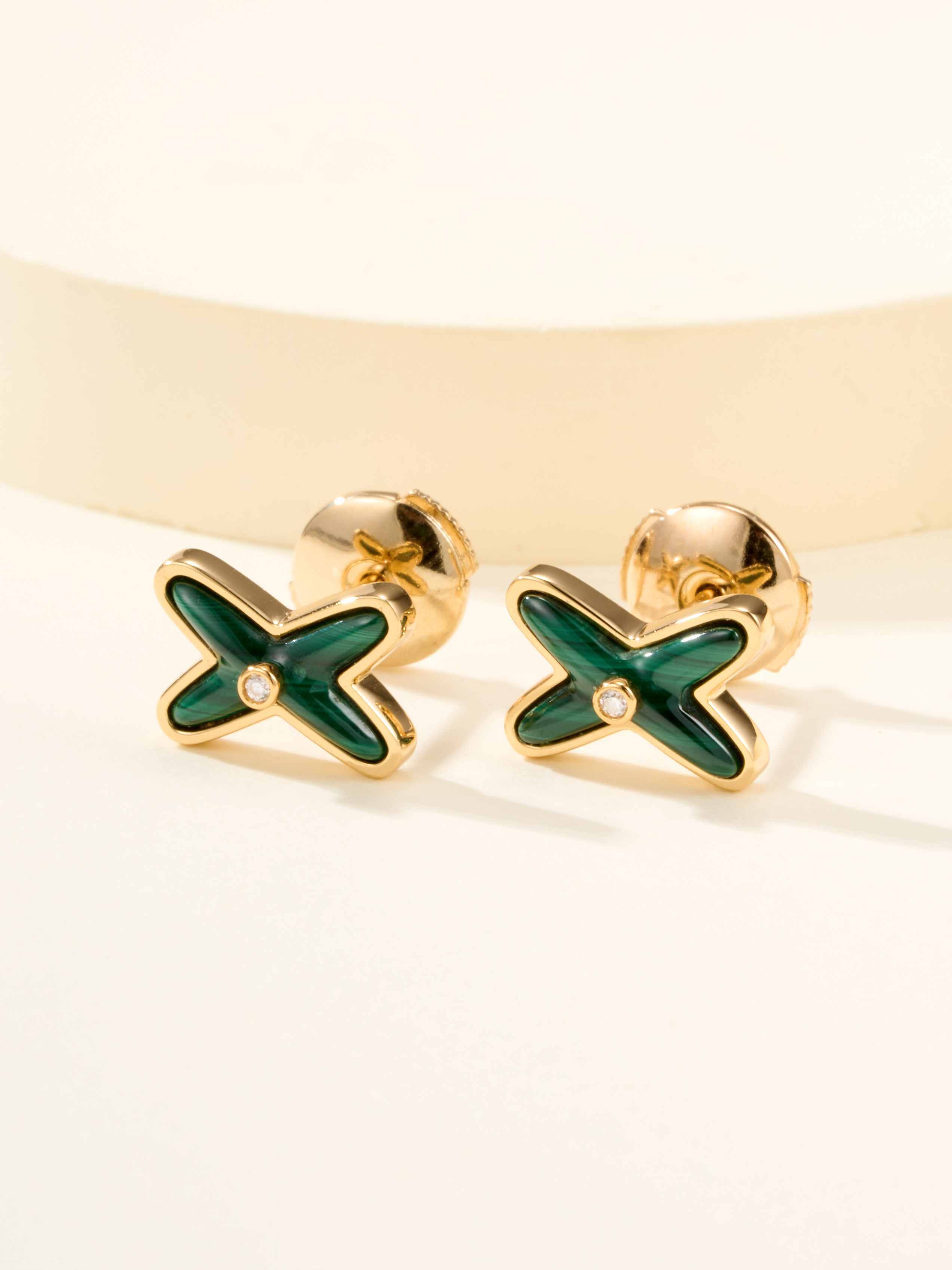 Chaumet Paris Cross Ear Nails