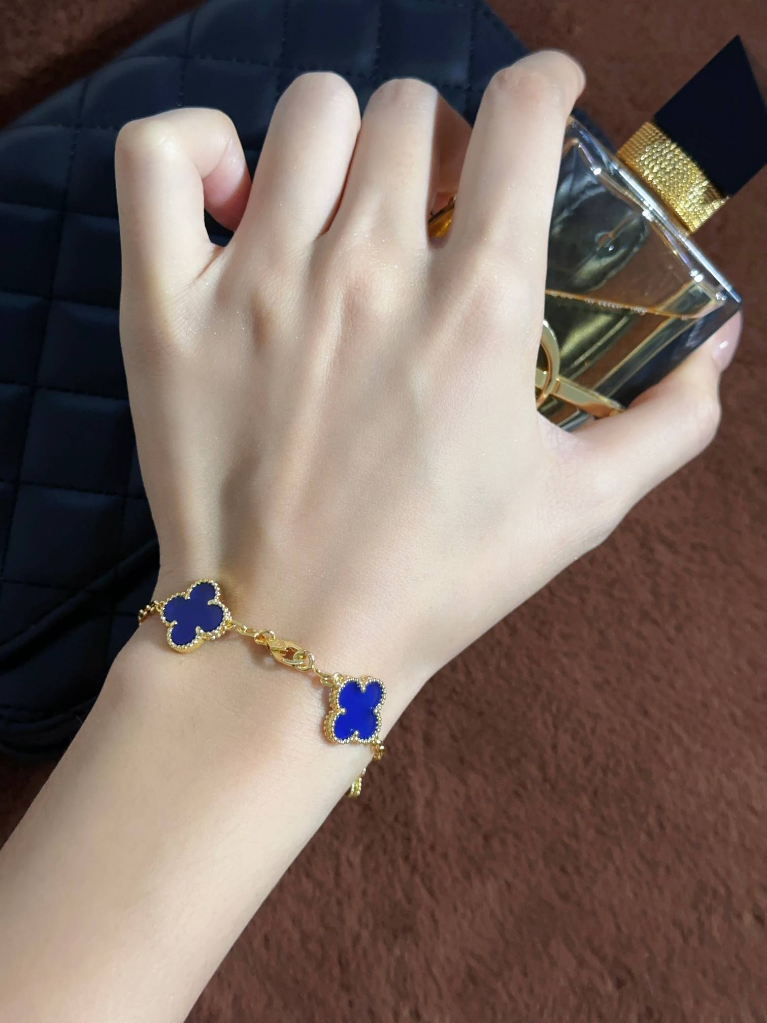 Ji Diao Diao Hua Pian Gold Blue Jade Marrow Five Flower Bracelet