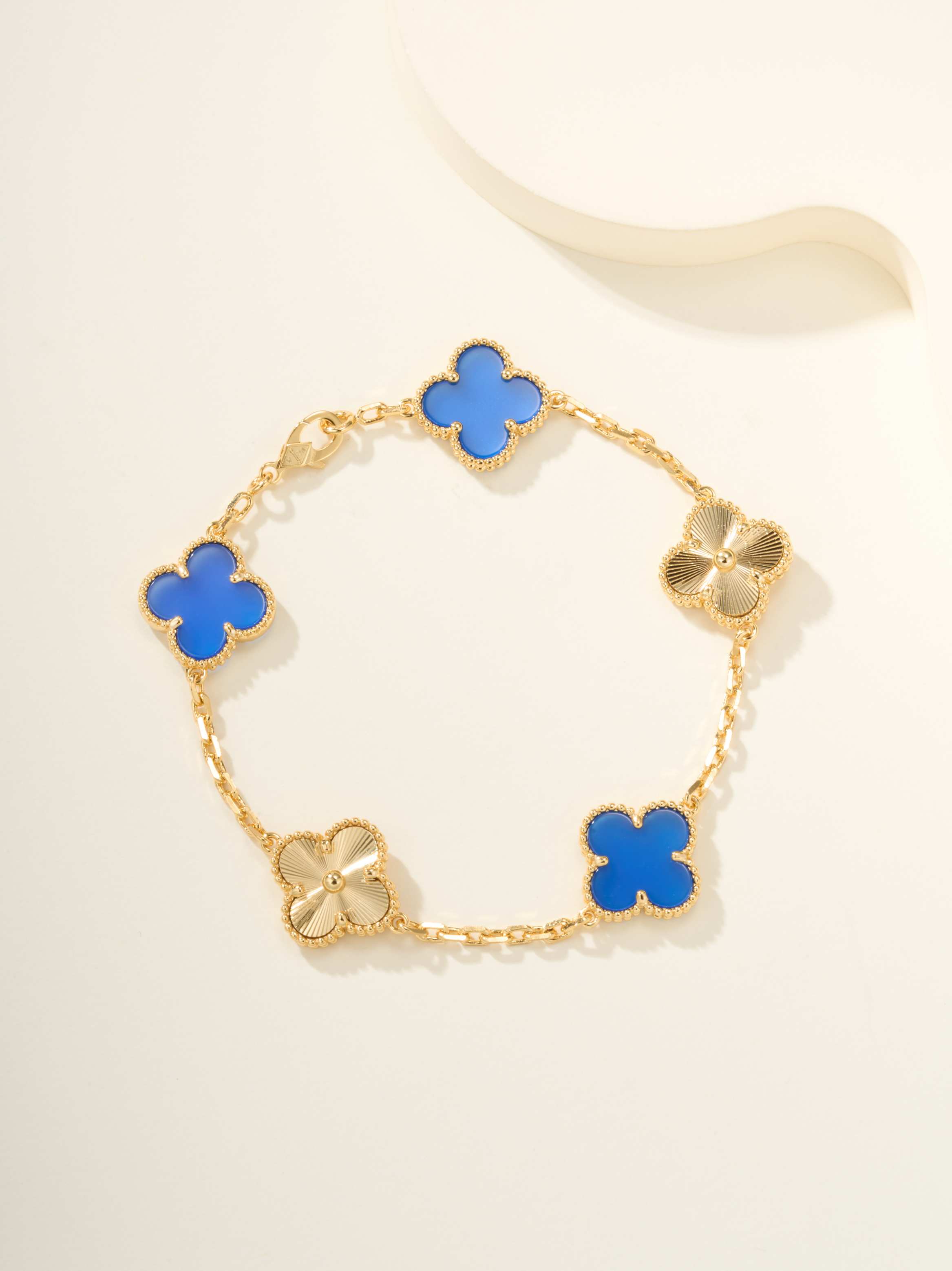Ji Diao Diao Hua Pian Gold Blue Jade Marrow Five Flower Bracelet