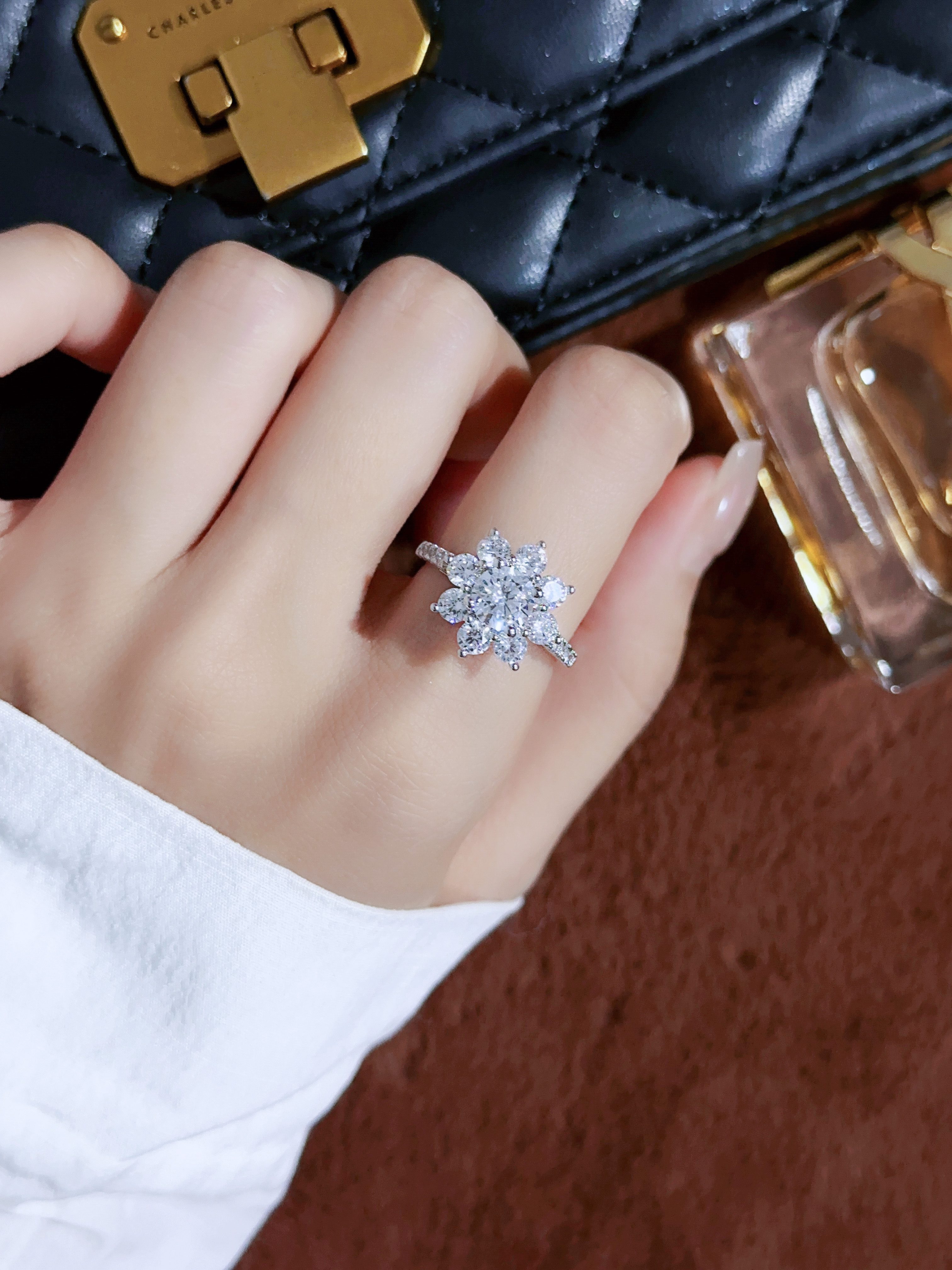 HW Sunflower Diamond Ring (Color White)