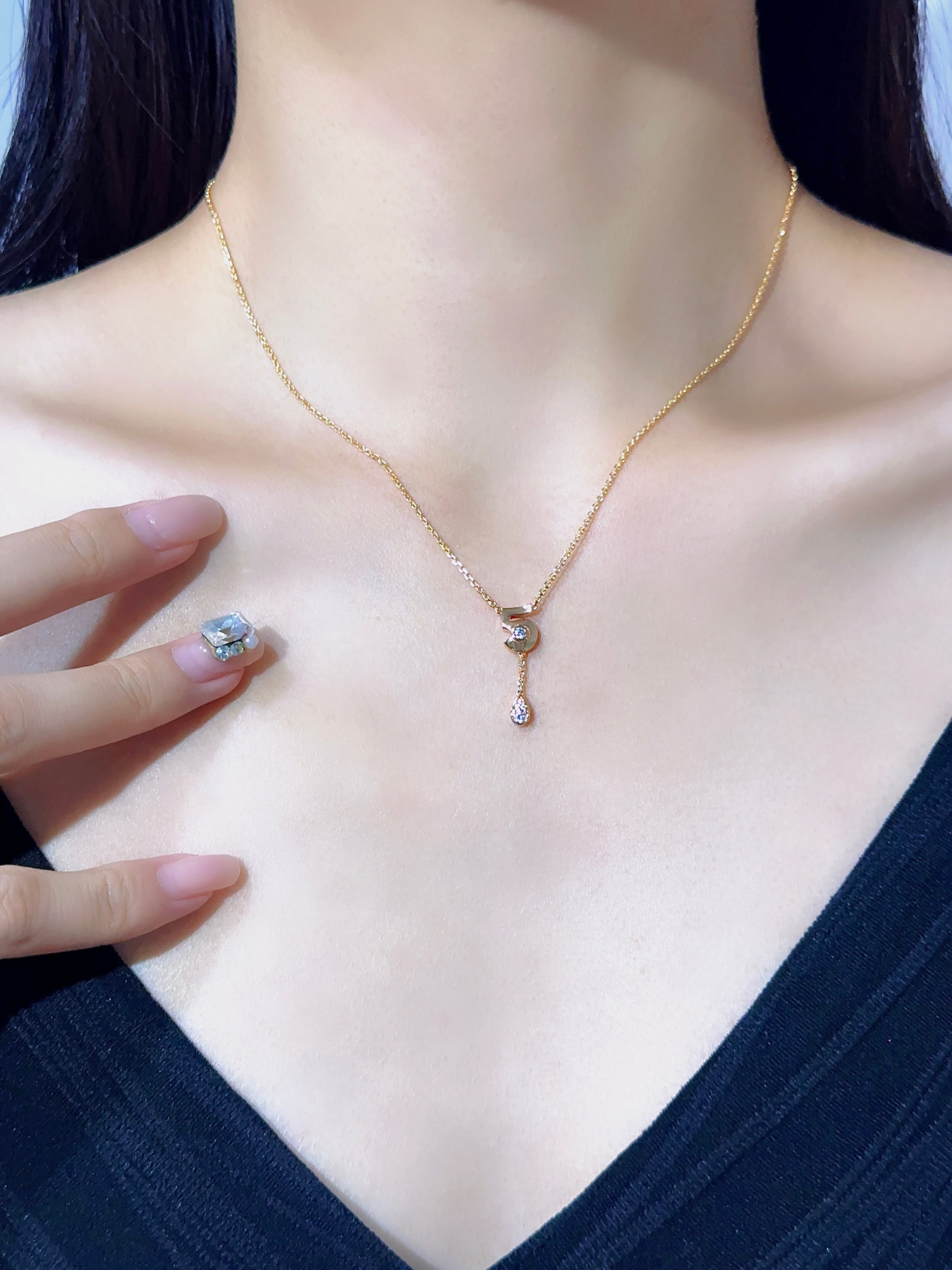 Eternal N ° 5 necklace