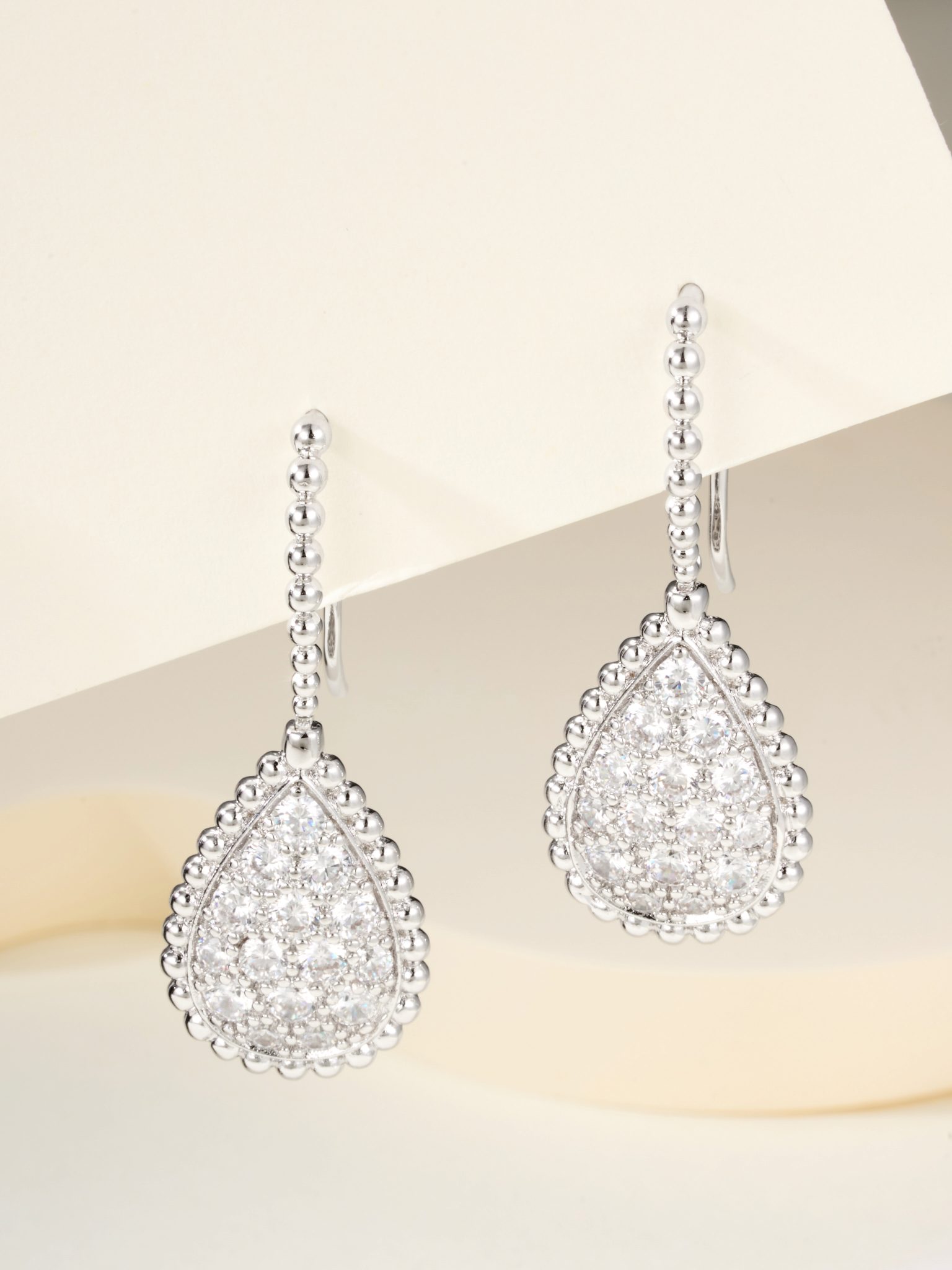BOUCHERON Bohemian Large Waterdrop Full Diamond Earrings