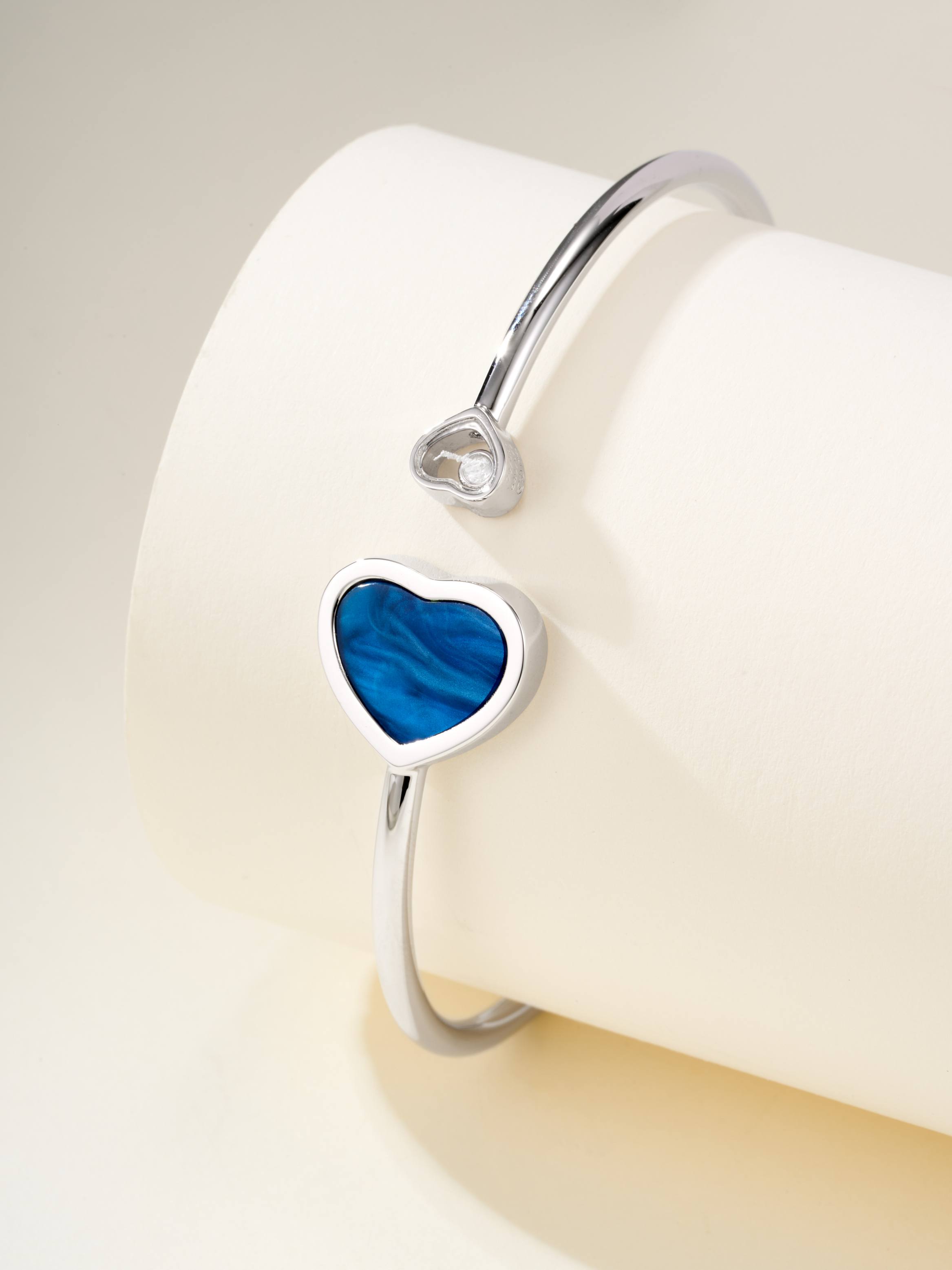 Happy Hearts Blue Beimu Bracelet M