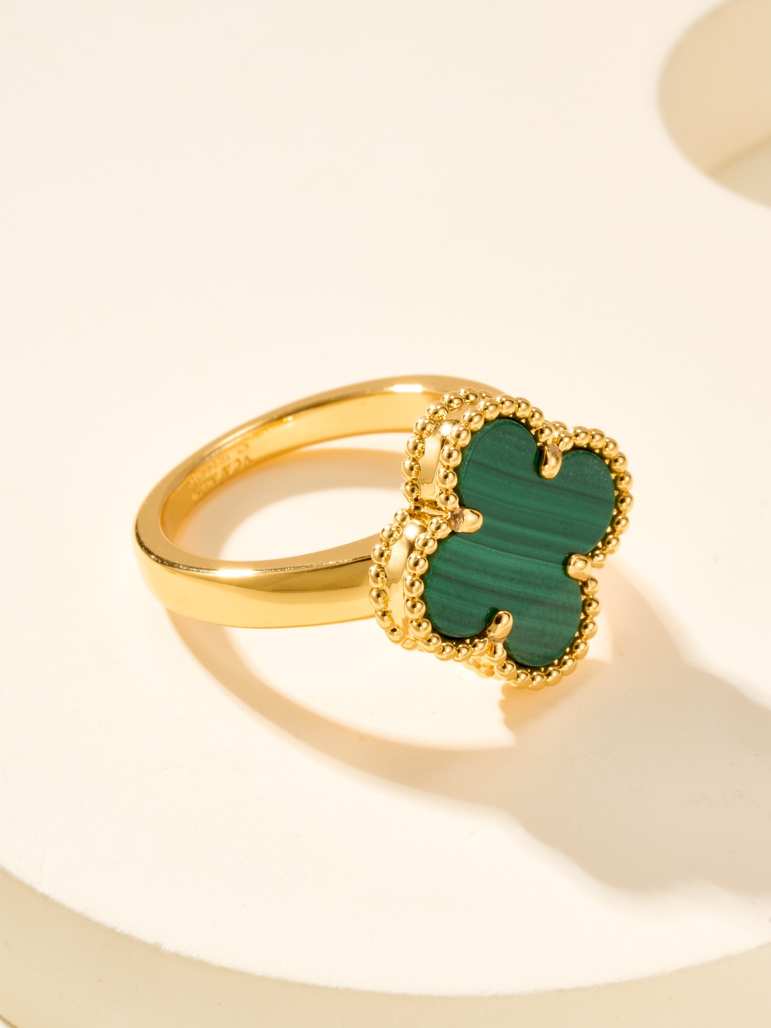 Four leaf clover single flower natural stone ring