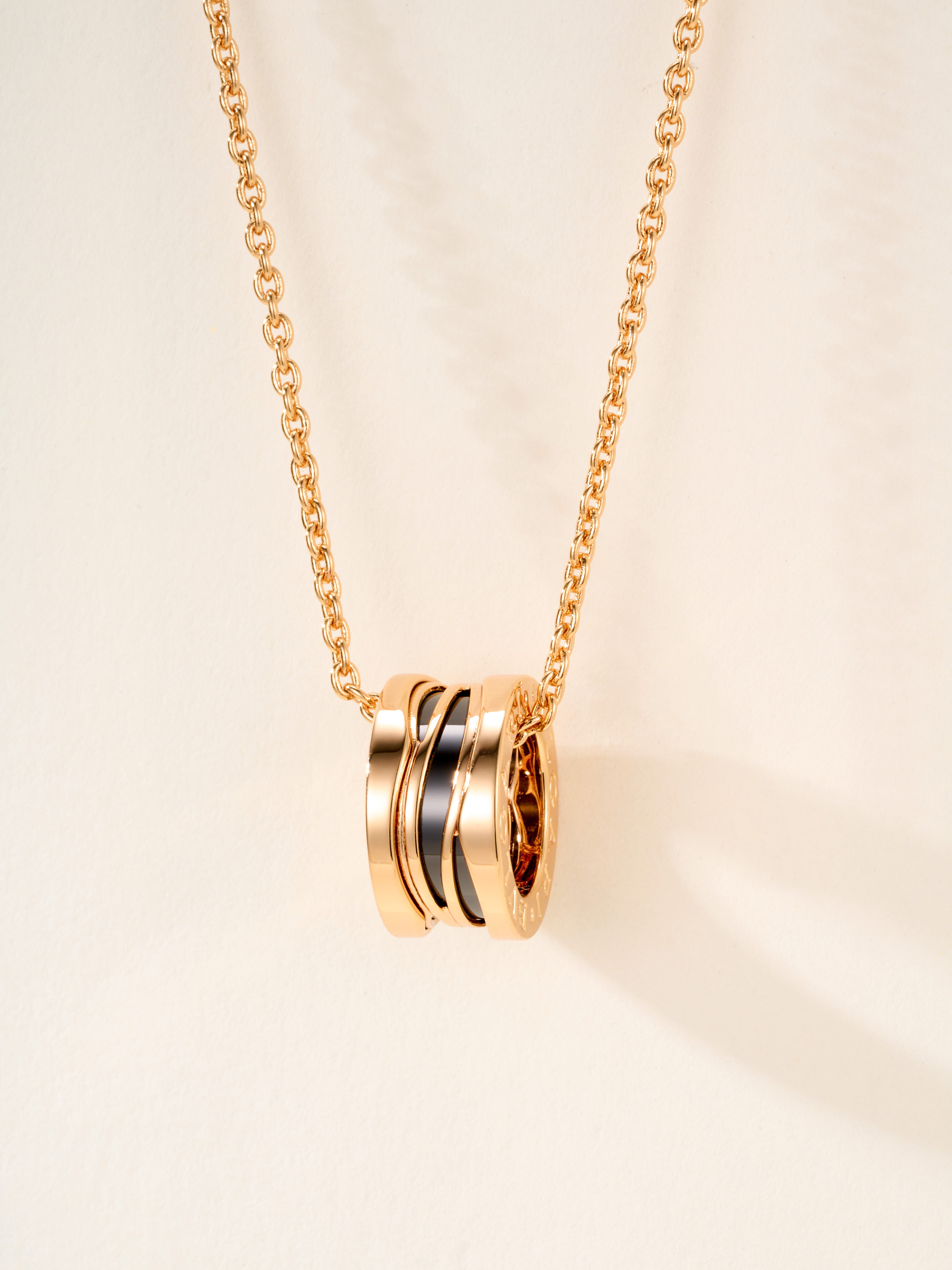 Circular hollow ceramic necklace