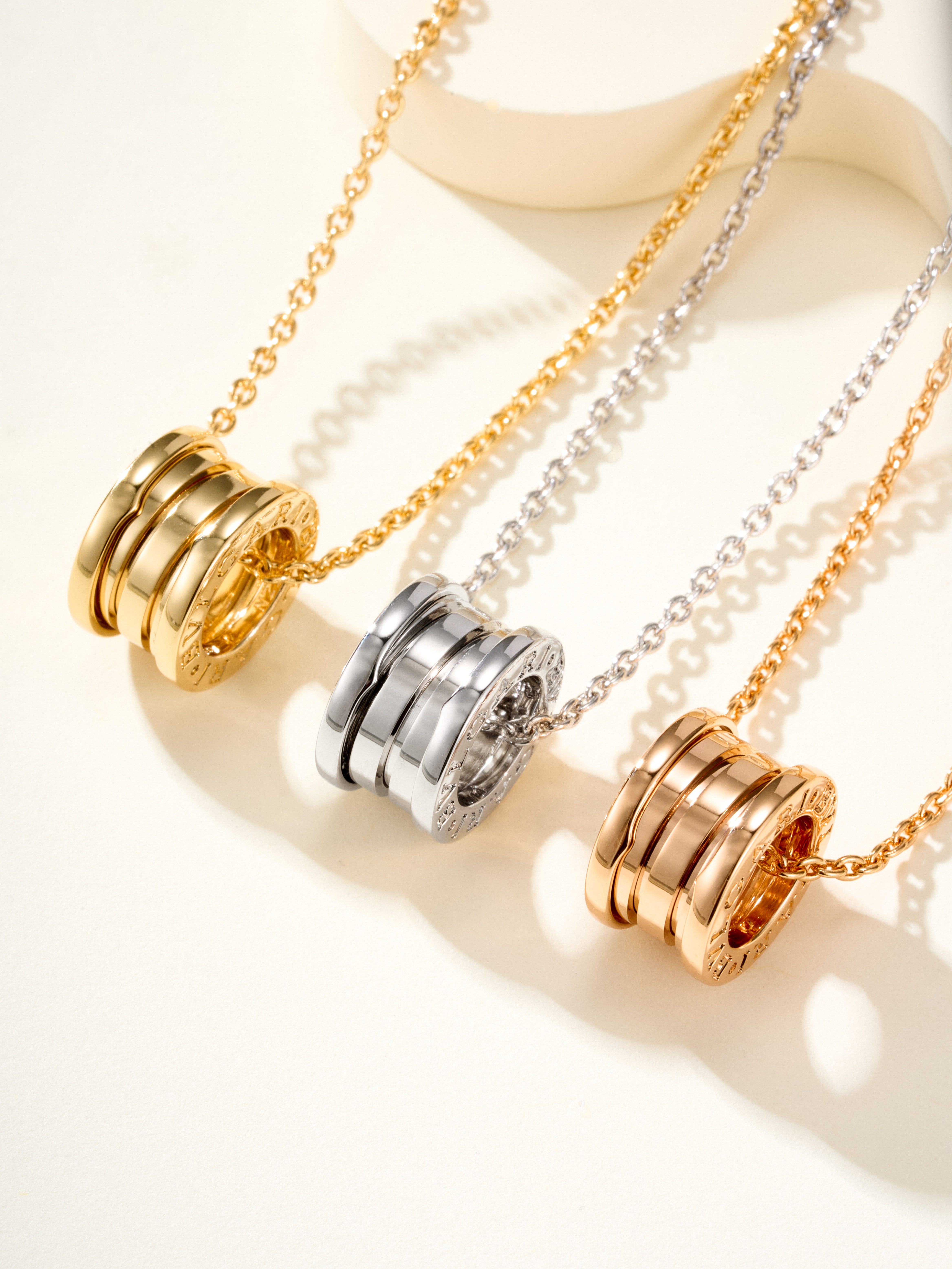 Classic Spring Diamond free Necklace