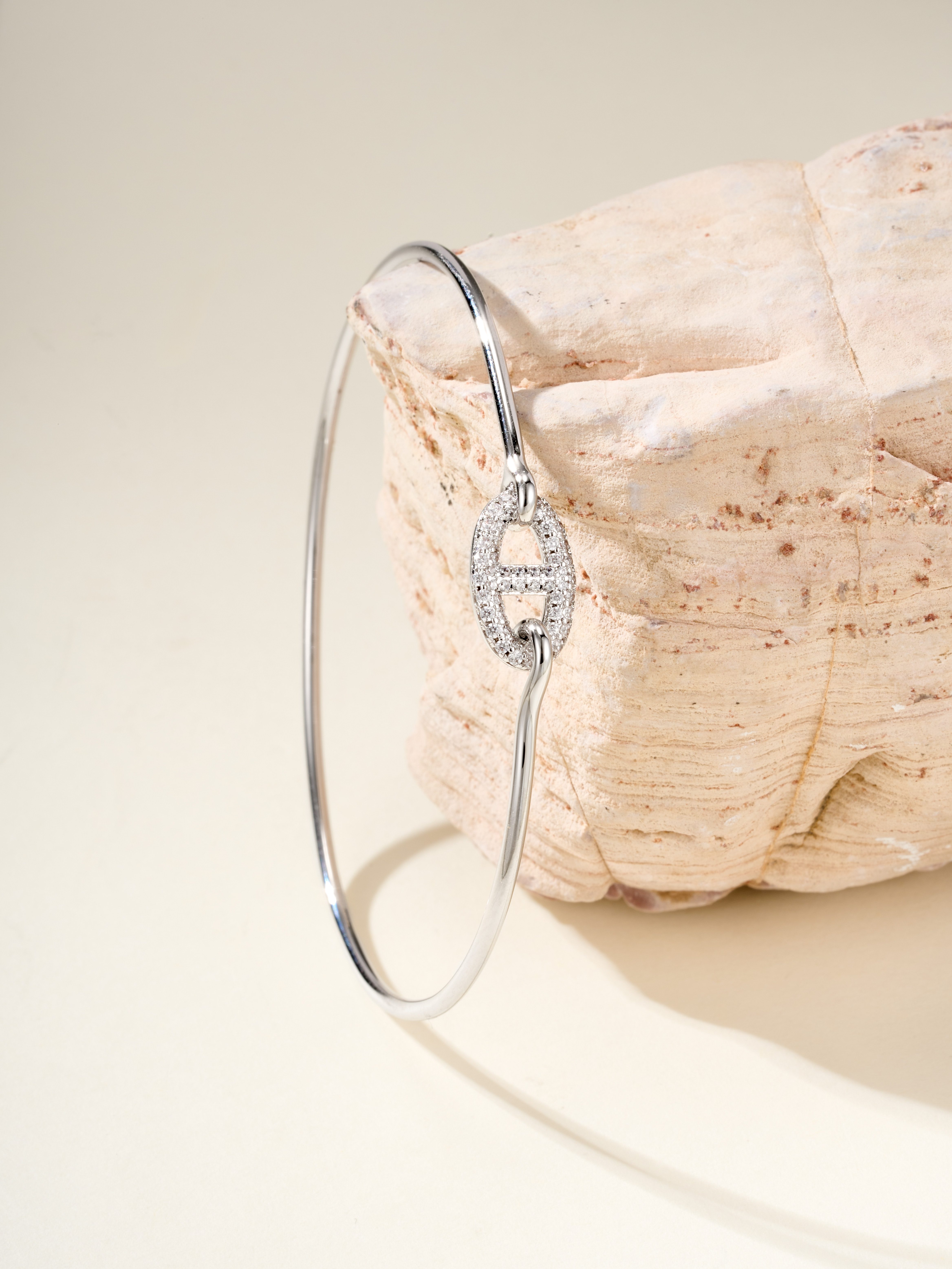 Fine cut pig nose diamond studded bracelet