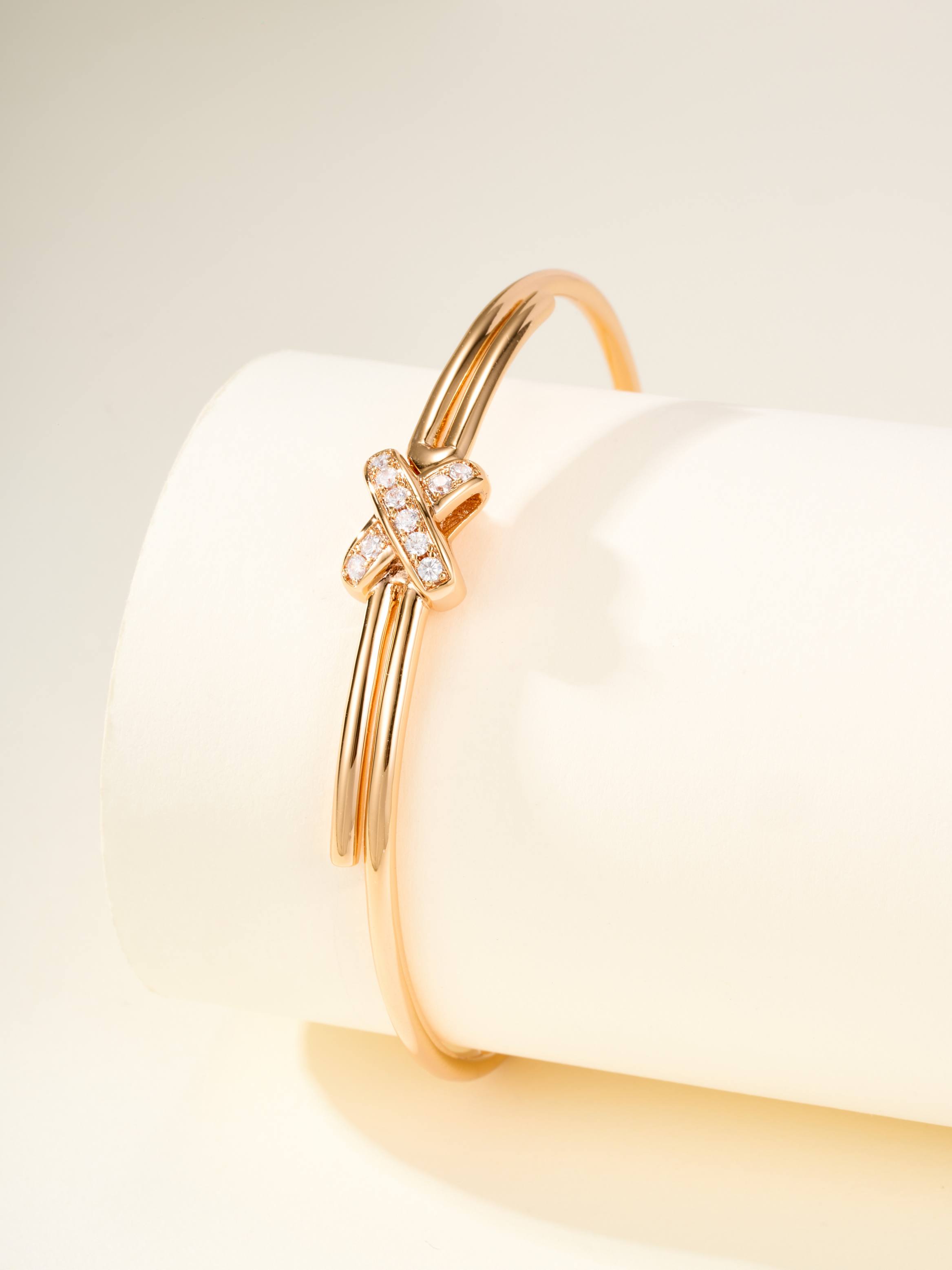 CHAUMET Cross Bracelet (Size 17)