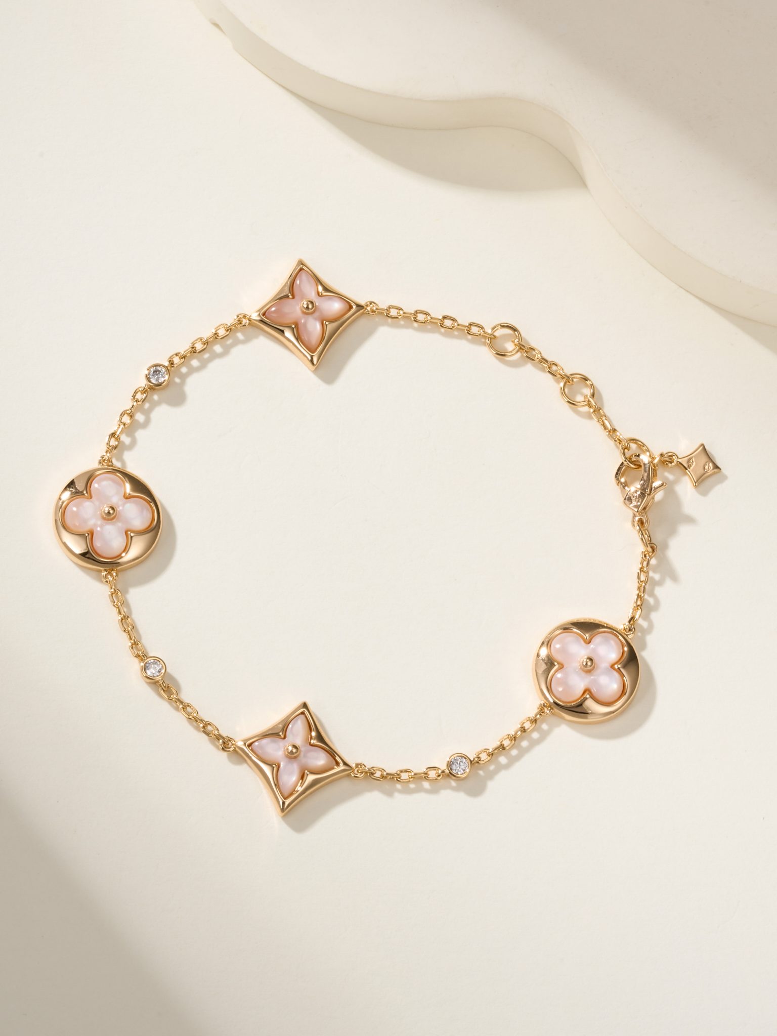 LV Classic Four Pollen Fritillaria 3-Diamond Bracelet (Rose Gold Pink Fritillaria)
