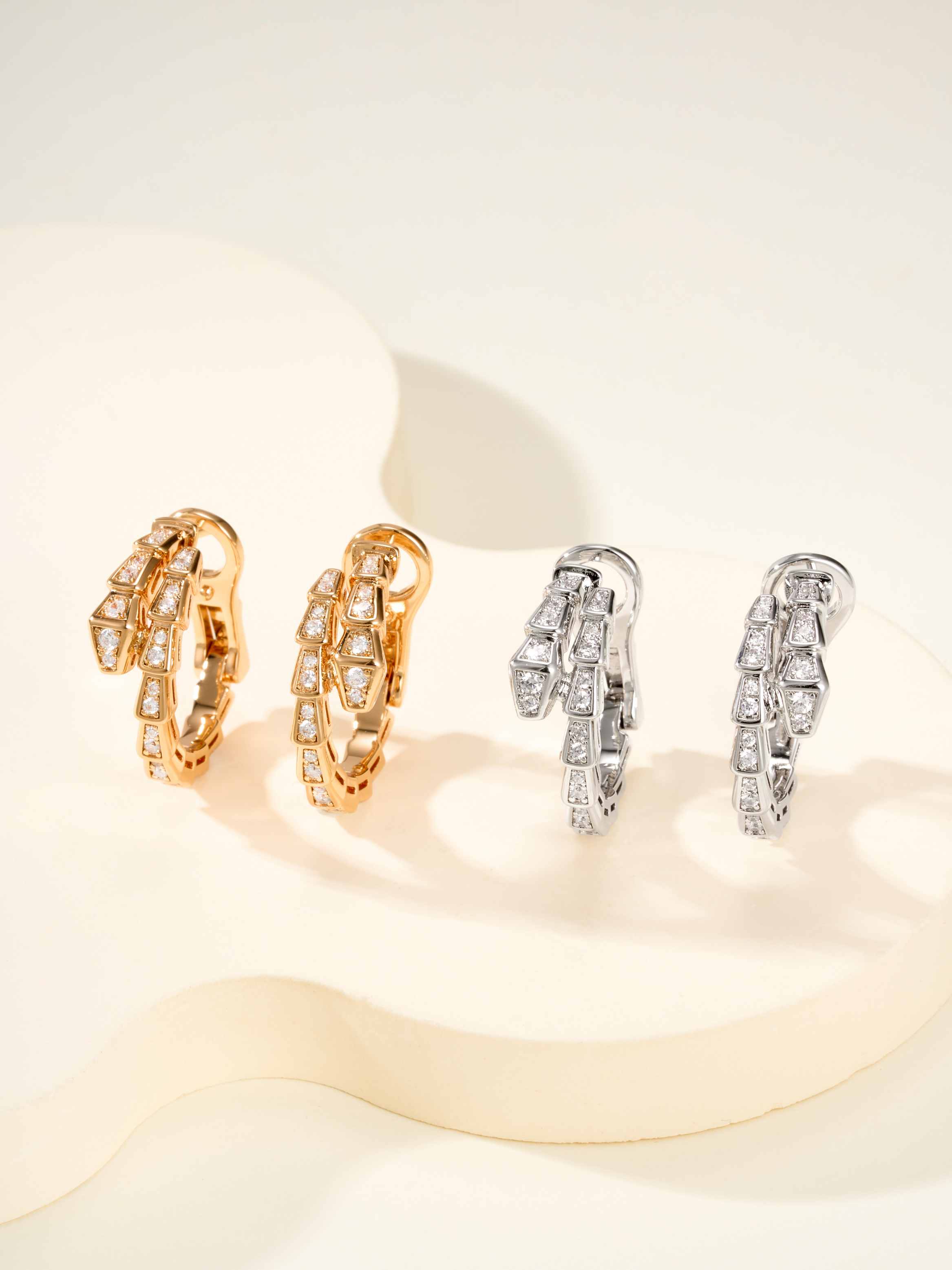 SERPENTI VIPER series snake bone full diamond earrings