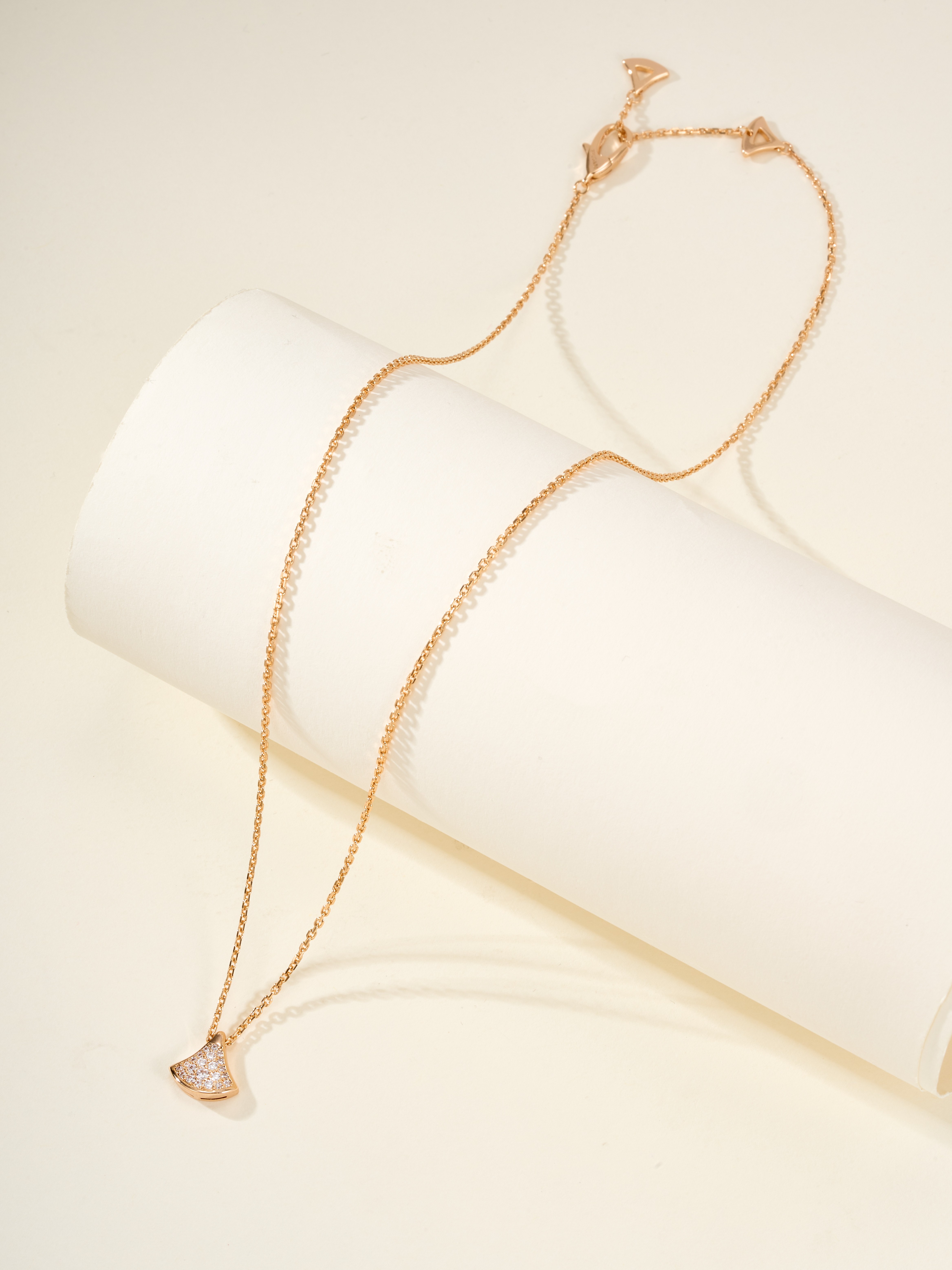 New mini fan-shaped full diamond necklace