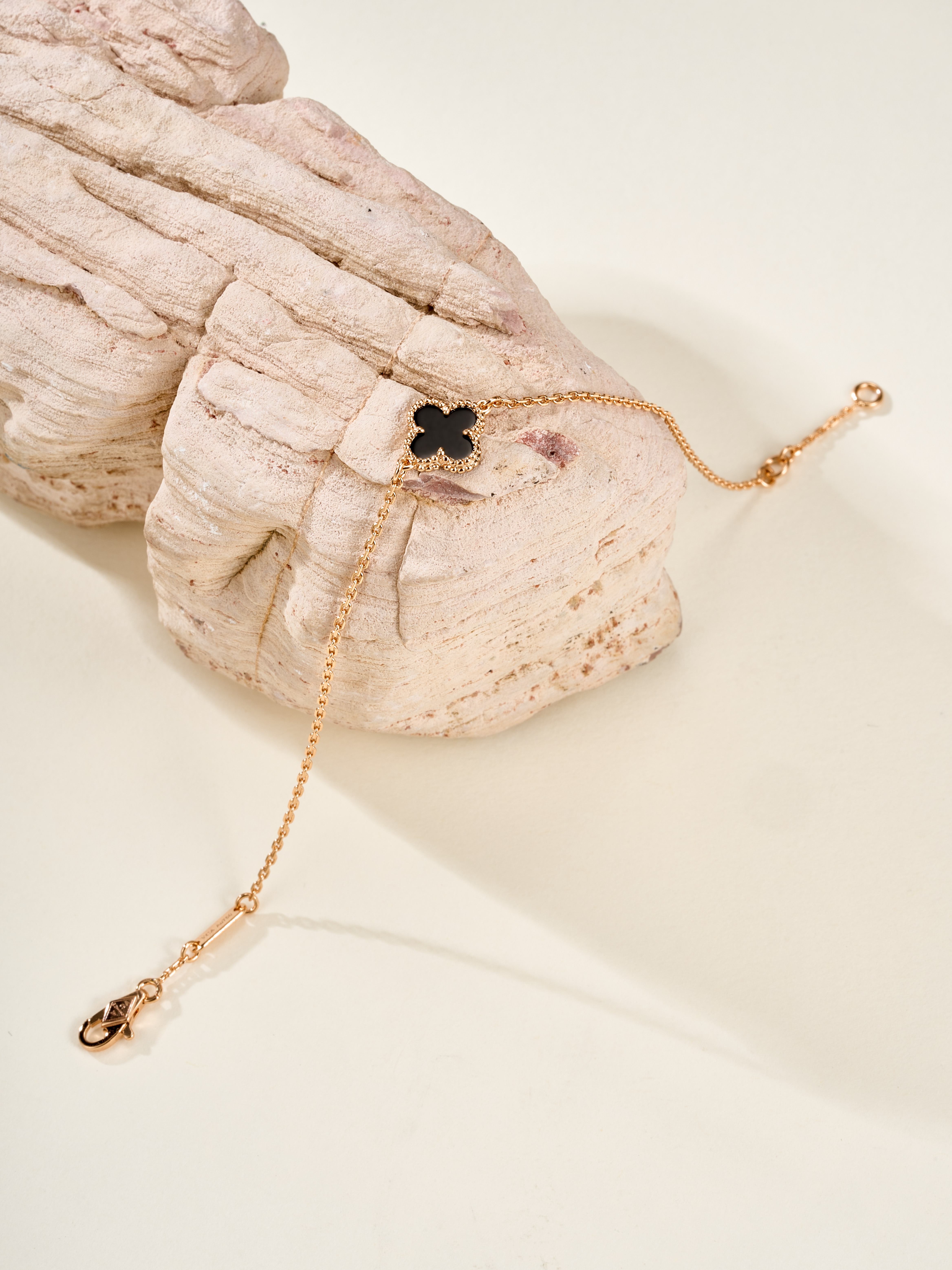  Mini Black Agate Single Flower Bracelet