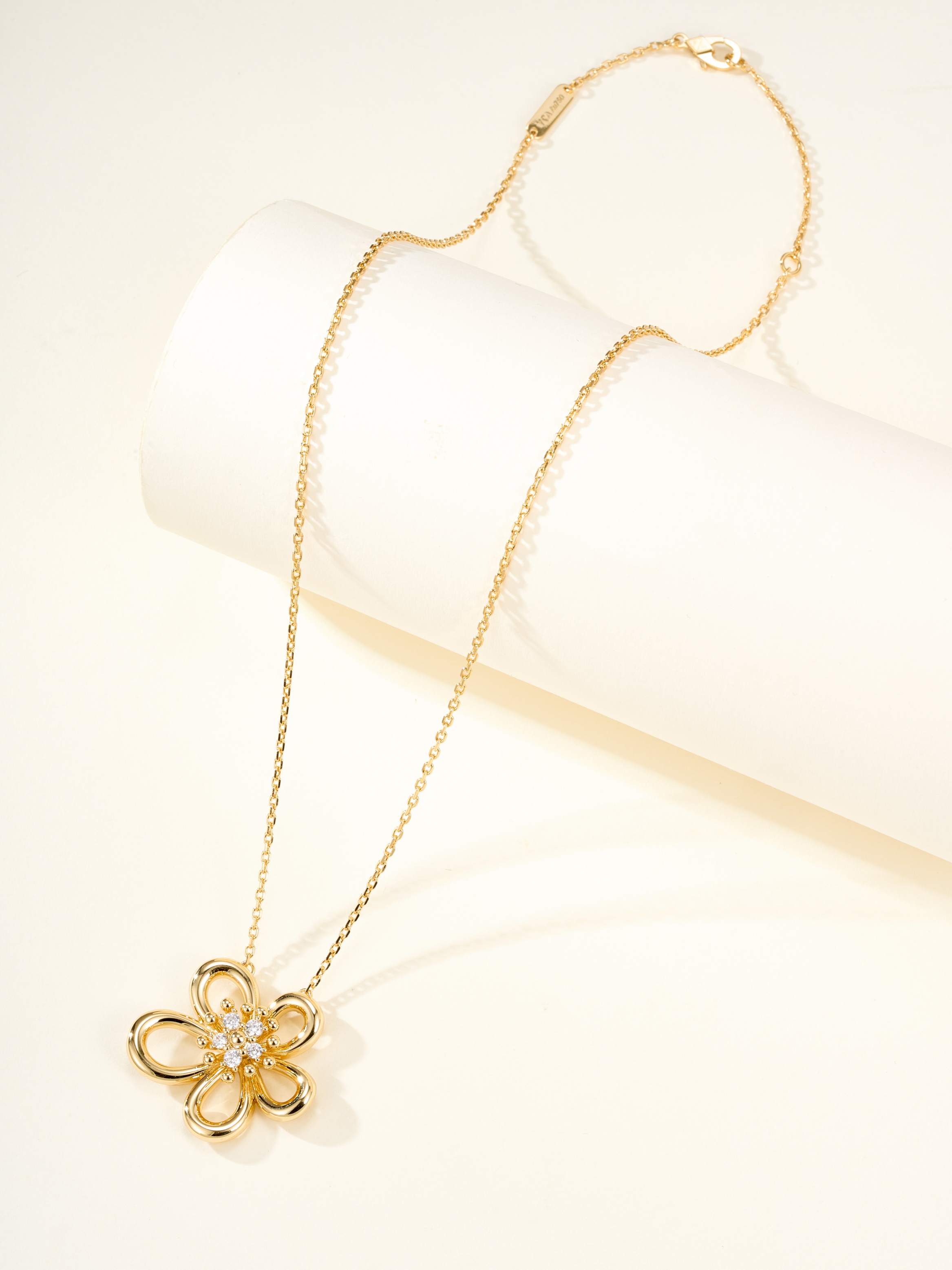 New Frivole Series Mid Diamond Large Flower Necklace