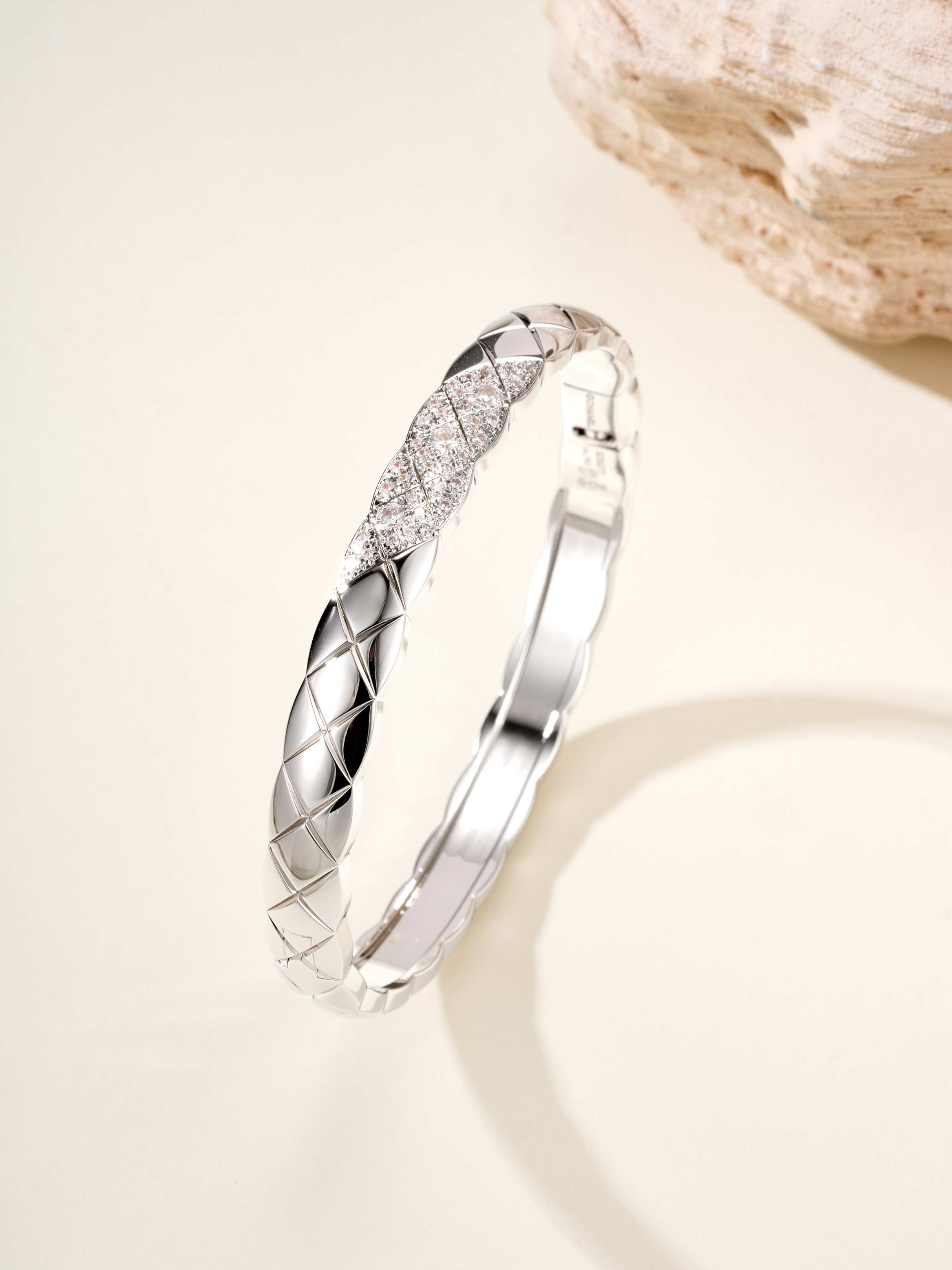 Coco diamond bangle size 17