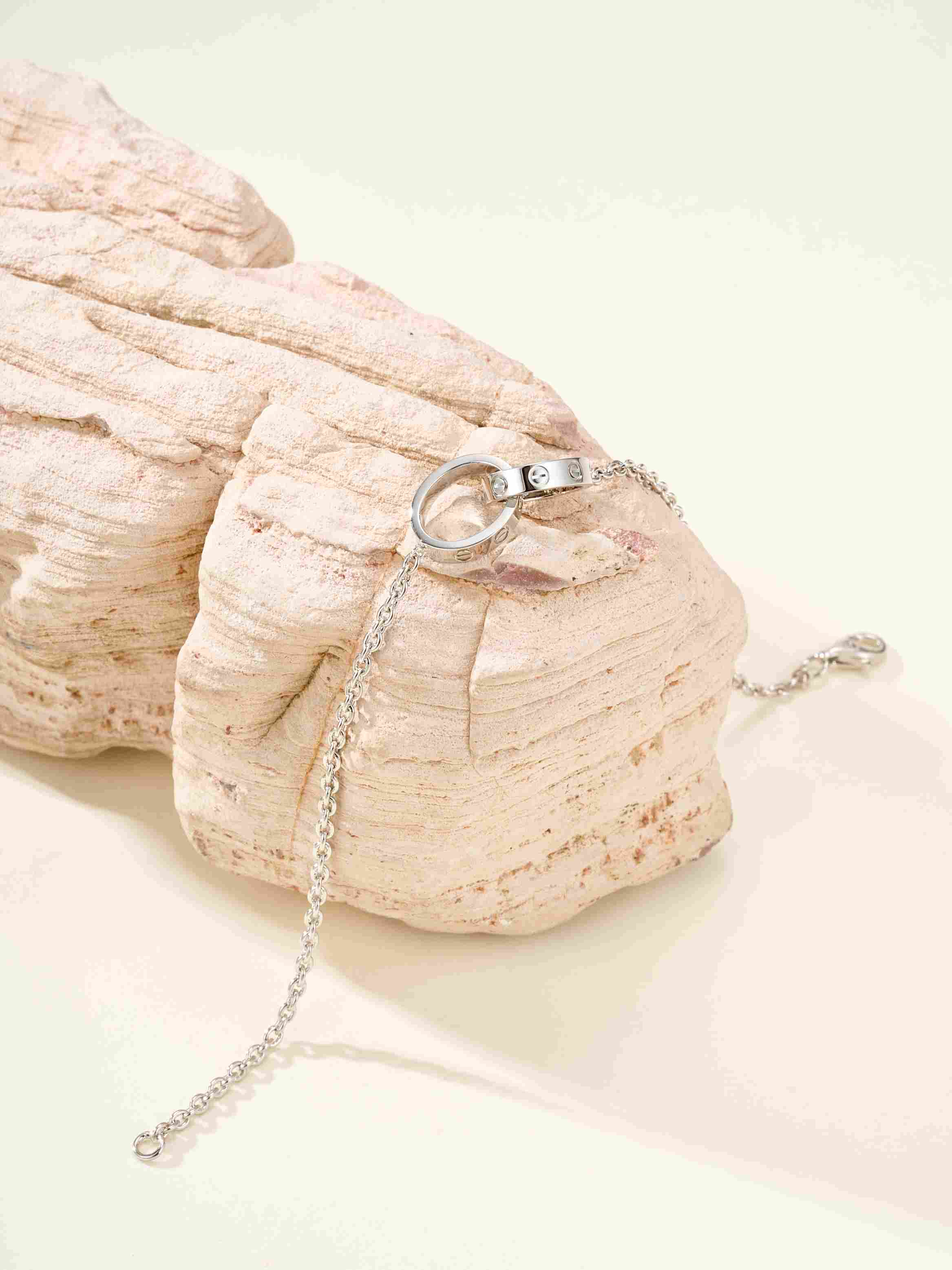  Love Double Ring Diamond Free Bracelet