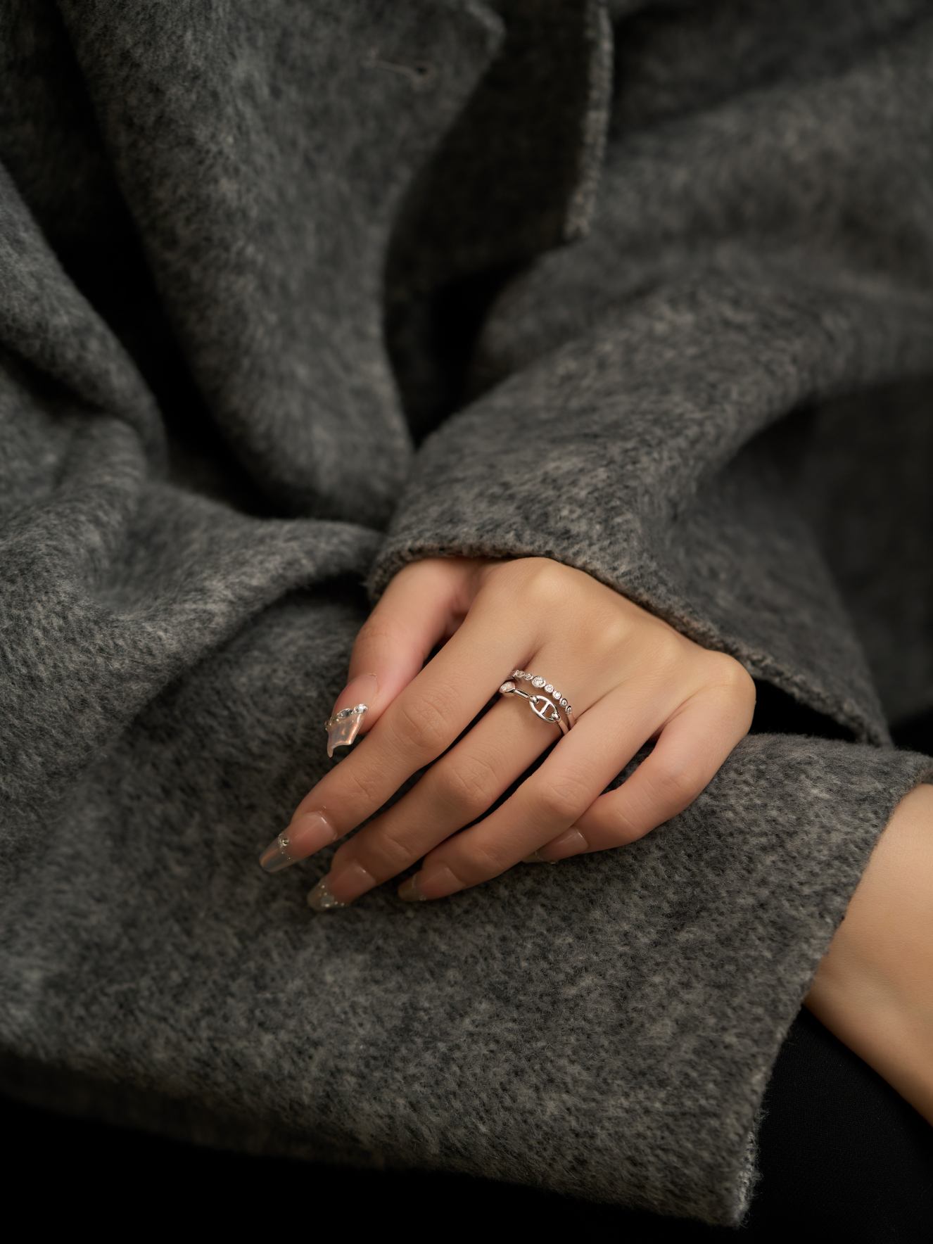 Double ring nose studded diamond ring