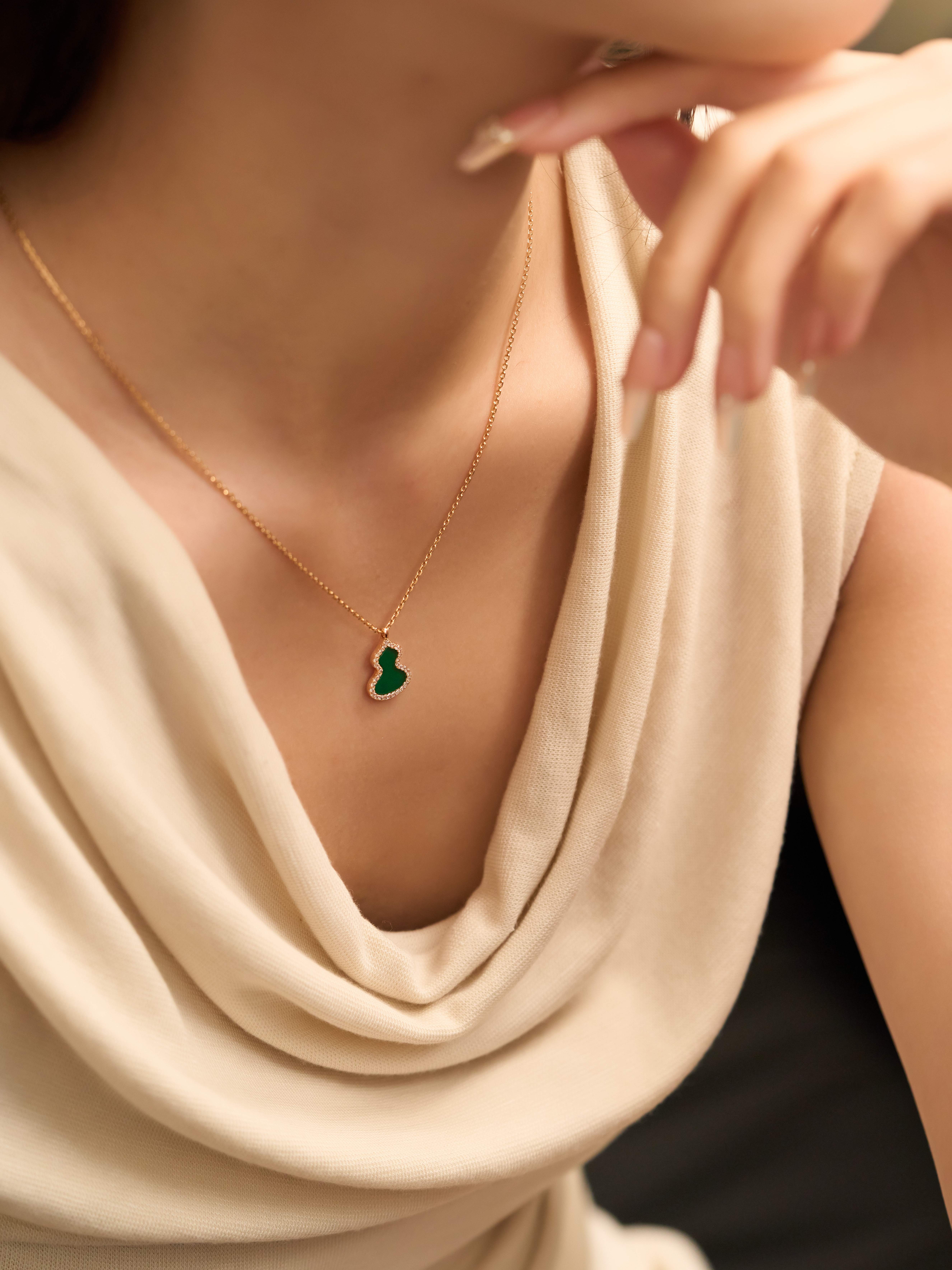 Wulu small gourd necklace (size 11.2 * 14.1mm)